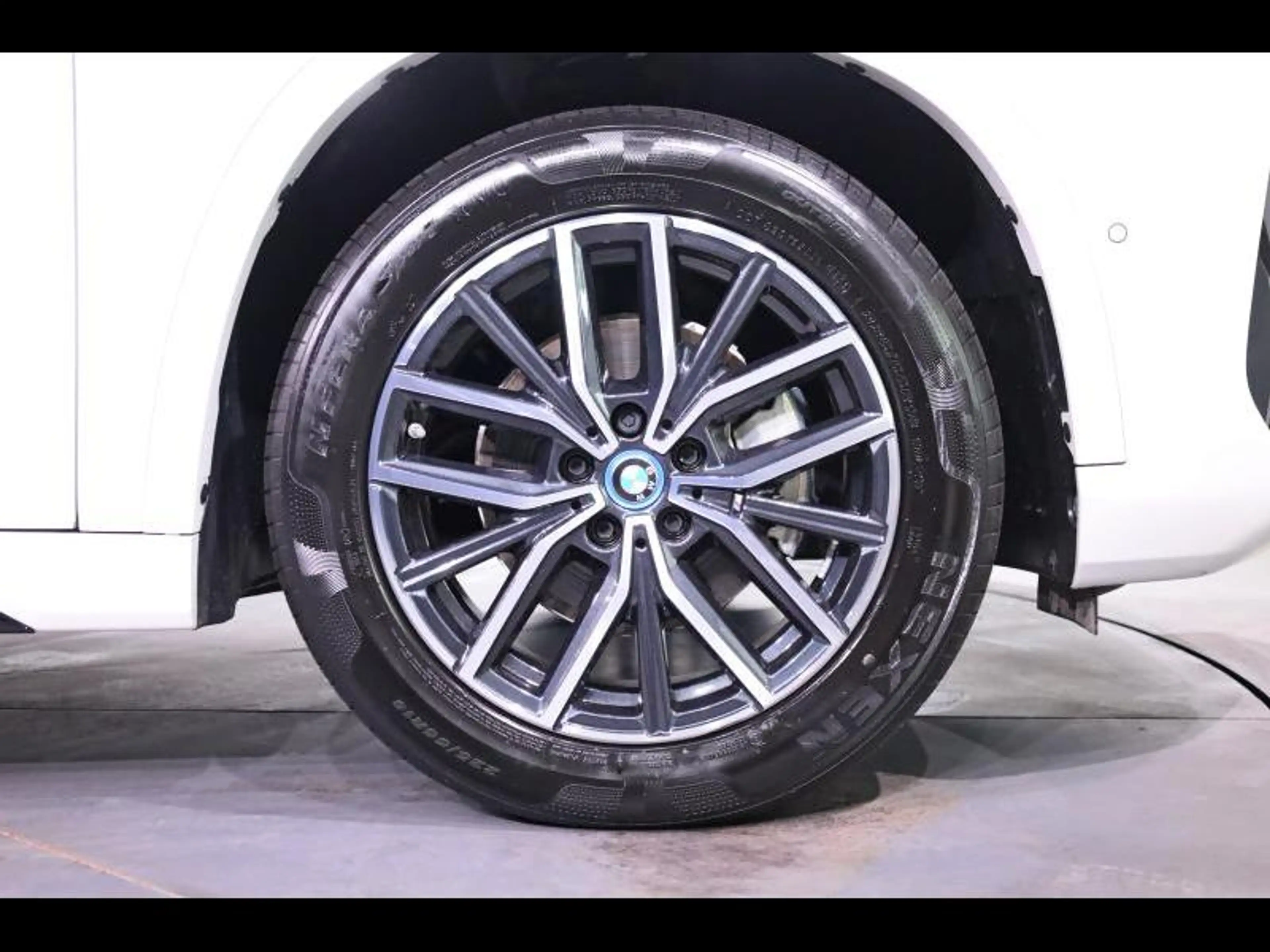 BMW iX1 eDrive20 Kit M Sport — photo 9