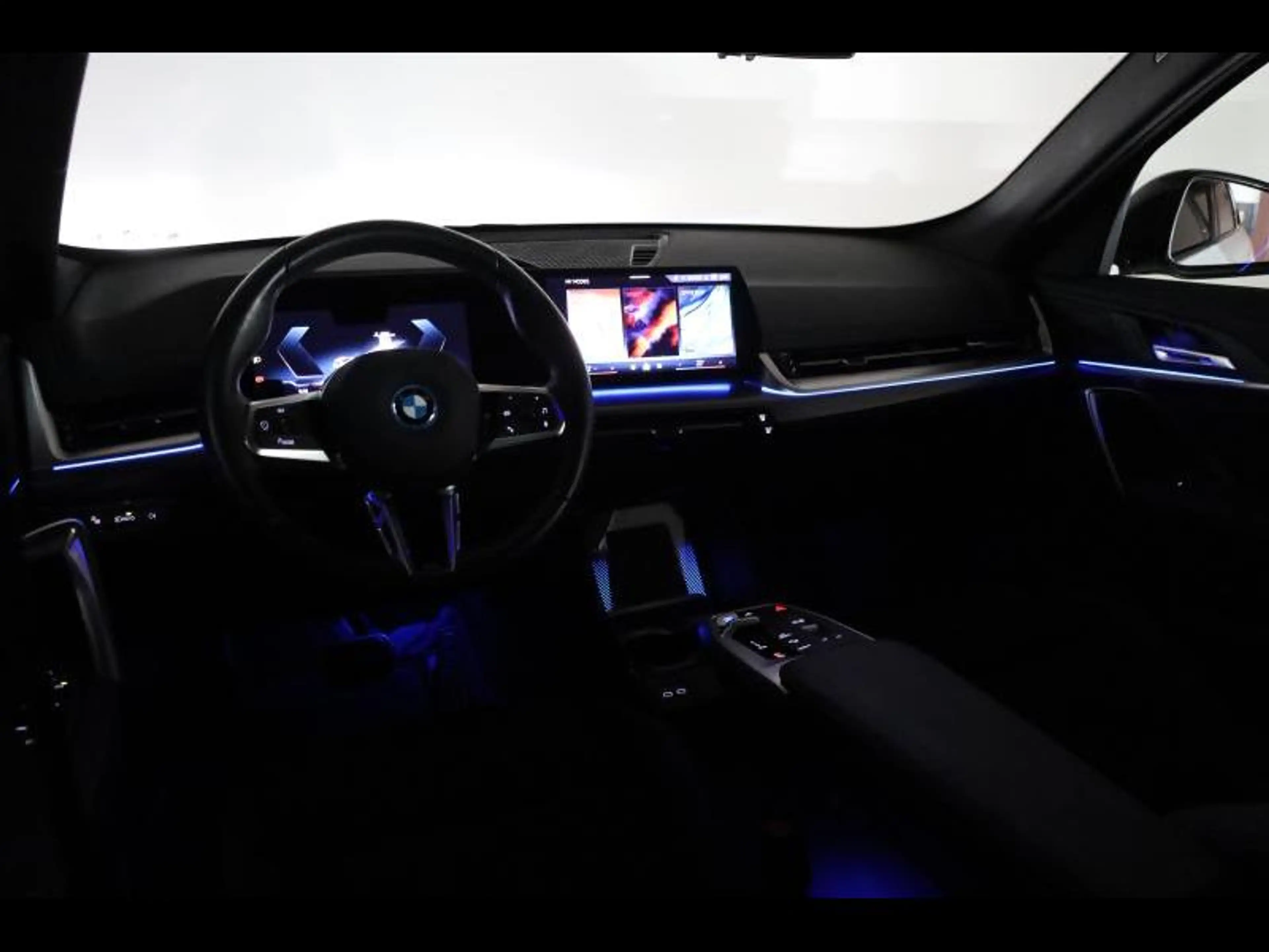 BMW iX1 eDrive20 Kit M Sport — photo 13