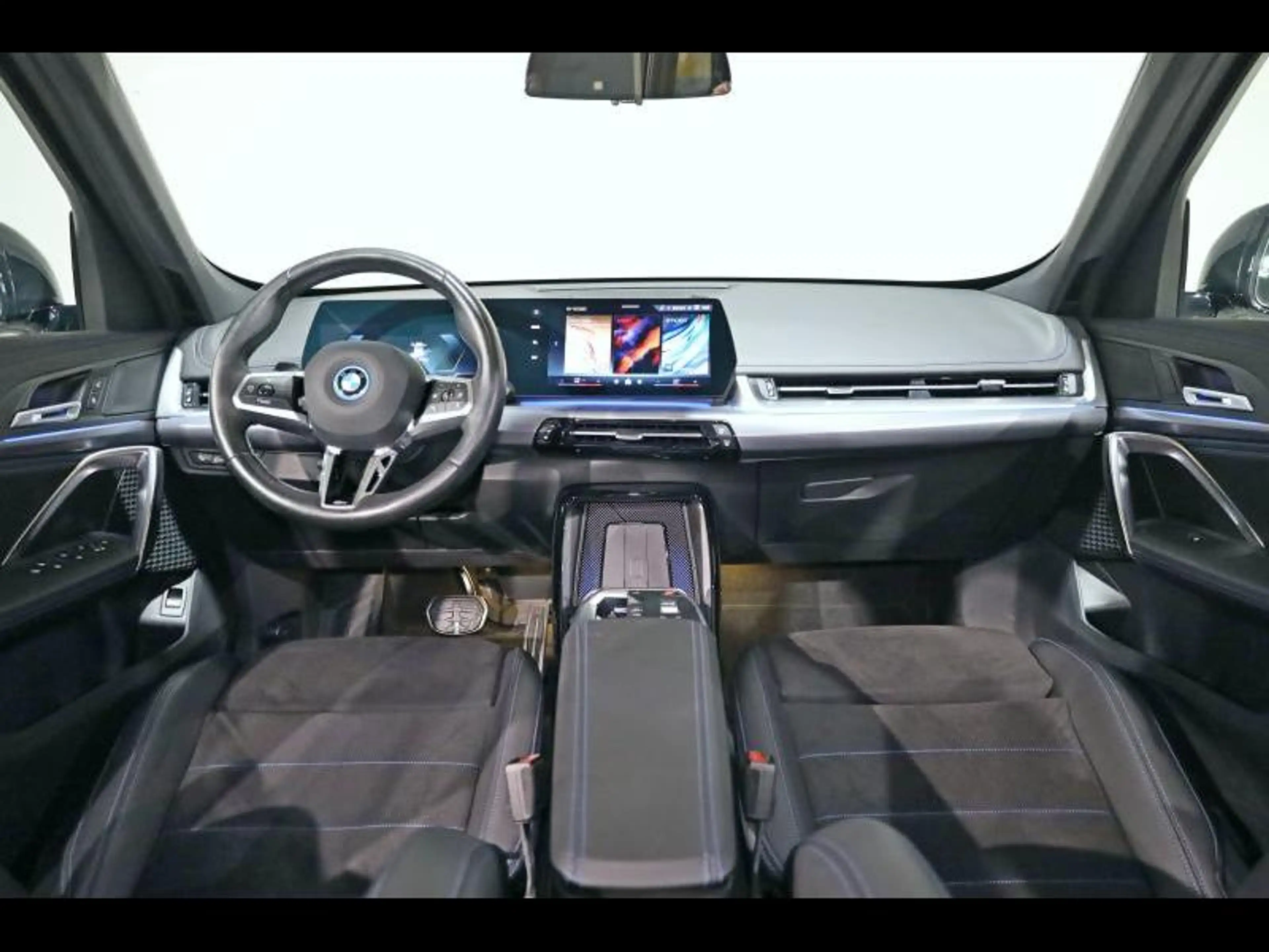 BMW iX1 eDrive20 Kit M Sport — photo 8