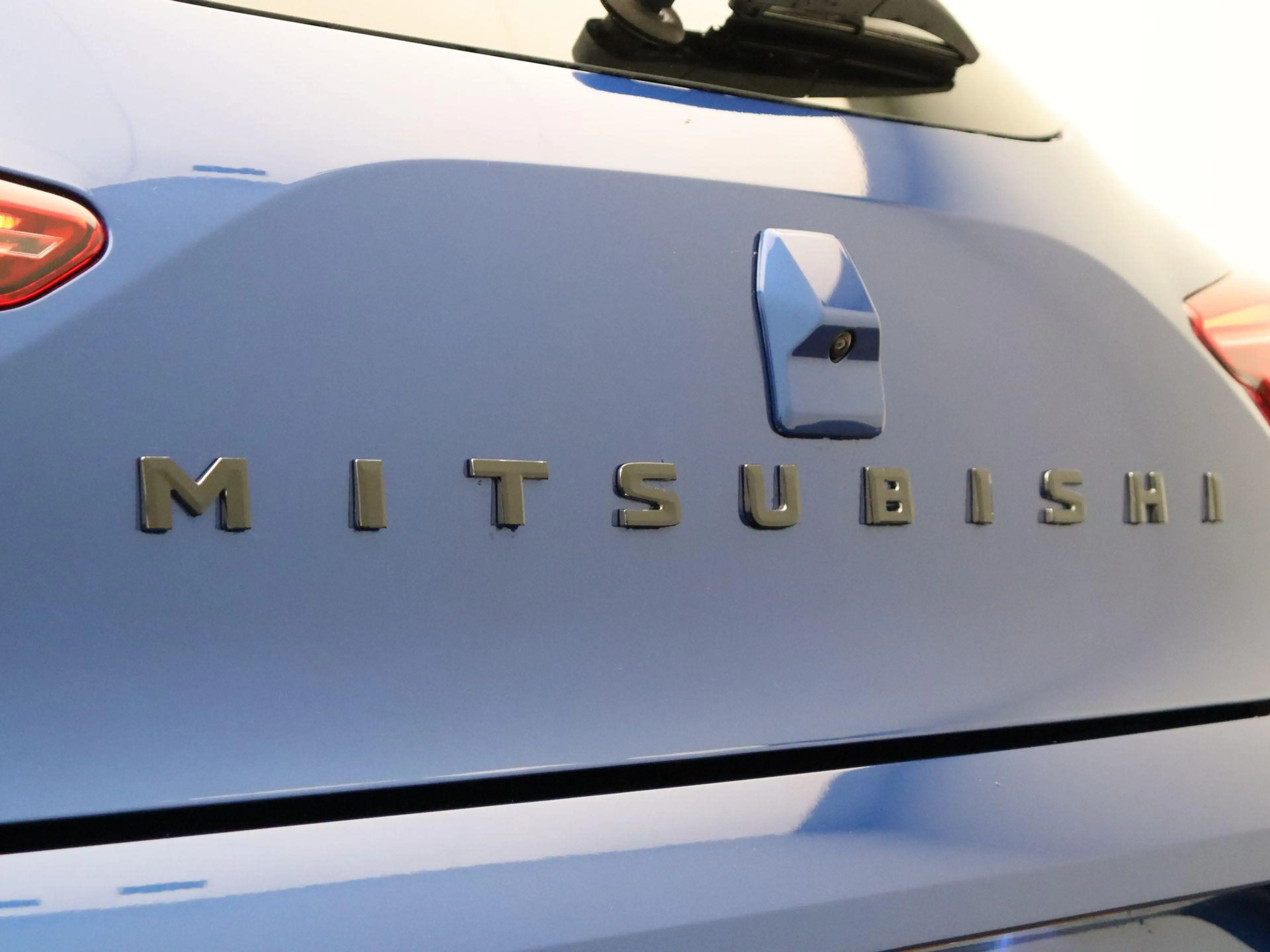 Mitsubishi Colt 1.6 HEV Intense | Black Edition | Stoel en stuurve — photo 12