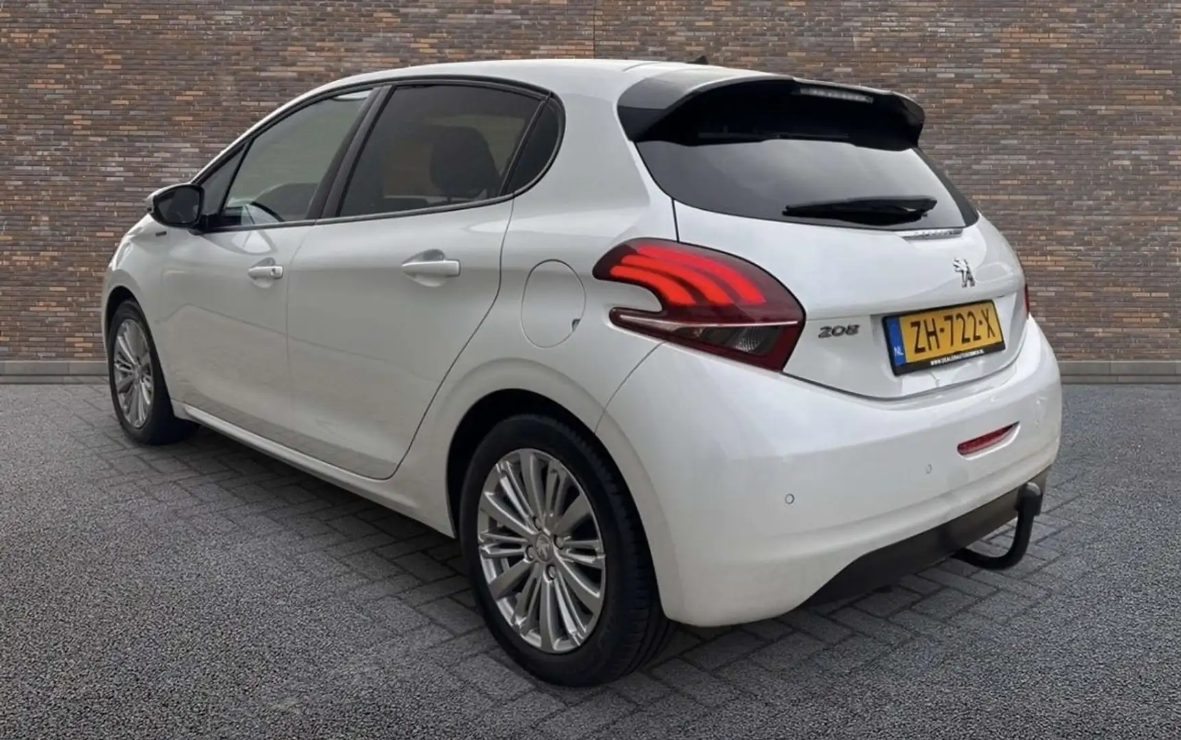 Peugeot 208 1.2 PureT. Signature Wit - 1