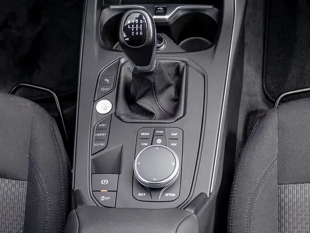 BMW 1 Series view 9