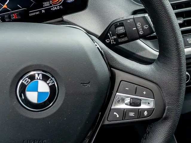 BMW 1 Series view 14