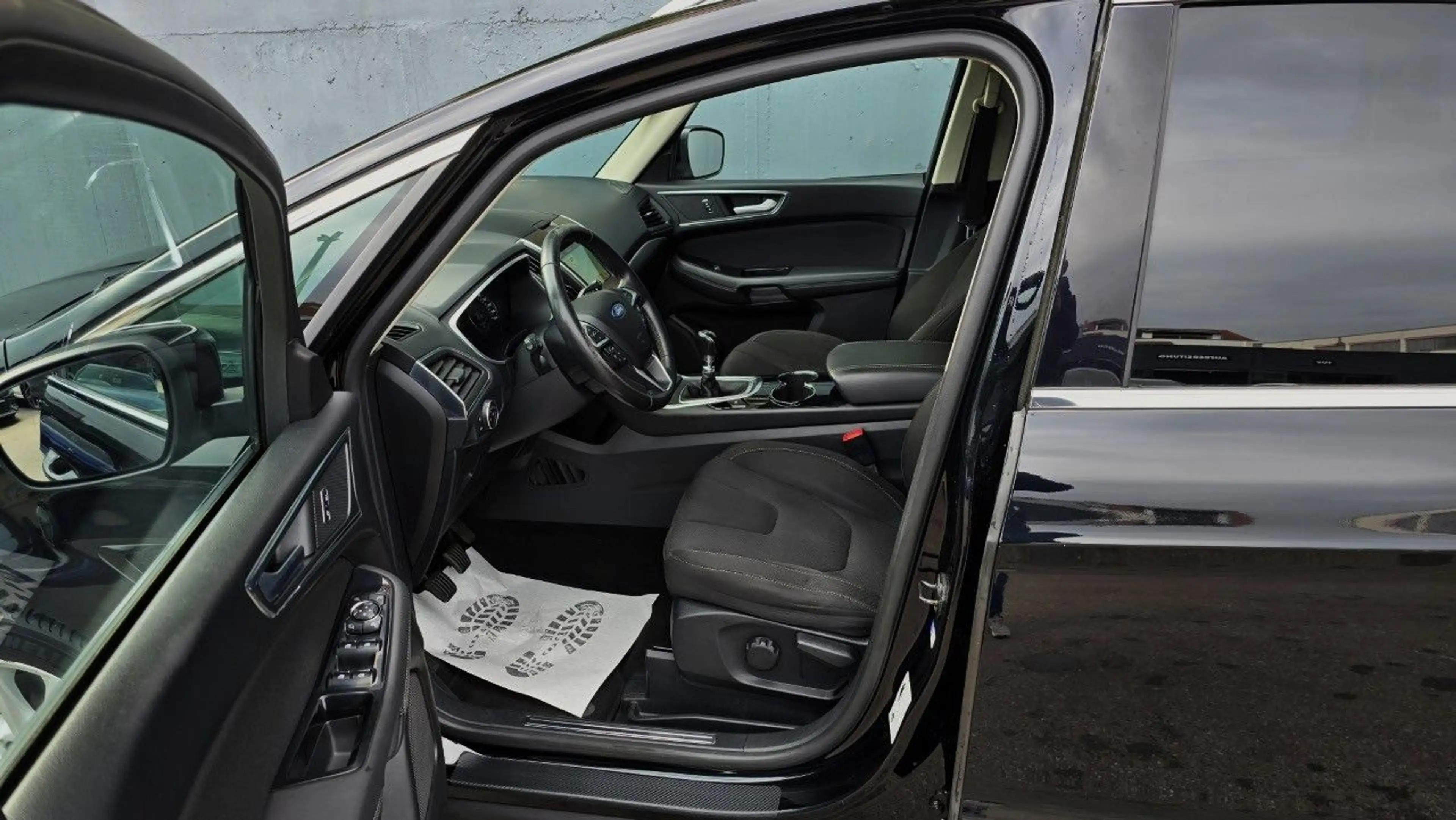 Ford S-Max 2,0 TDCi Titanium * 7 Sitze * Navi+/Tempo — photo 6