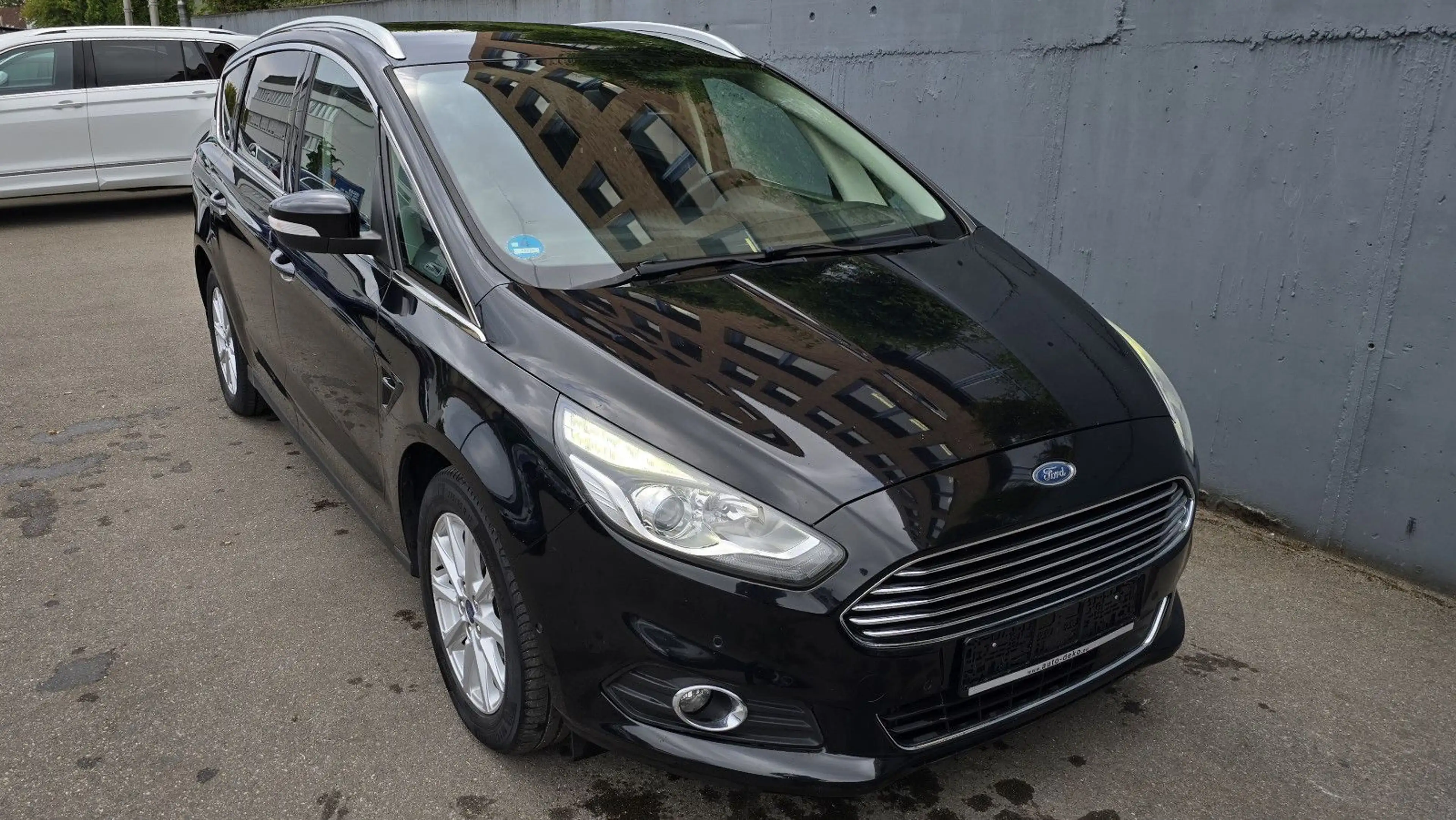 Ford S-Max 2,0 TDCi Titanium * 7 Sitze * Navi+/Tempo — photo 2
