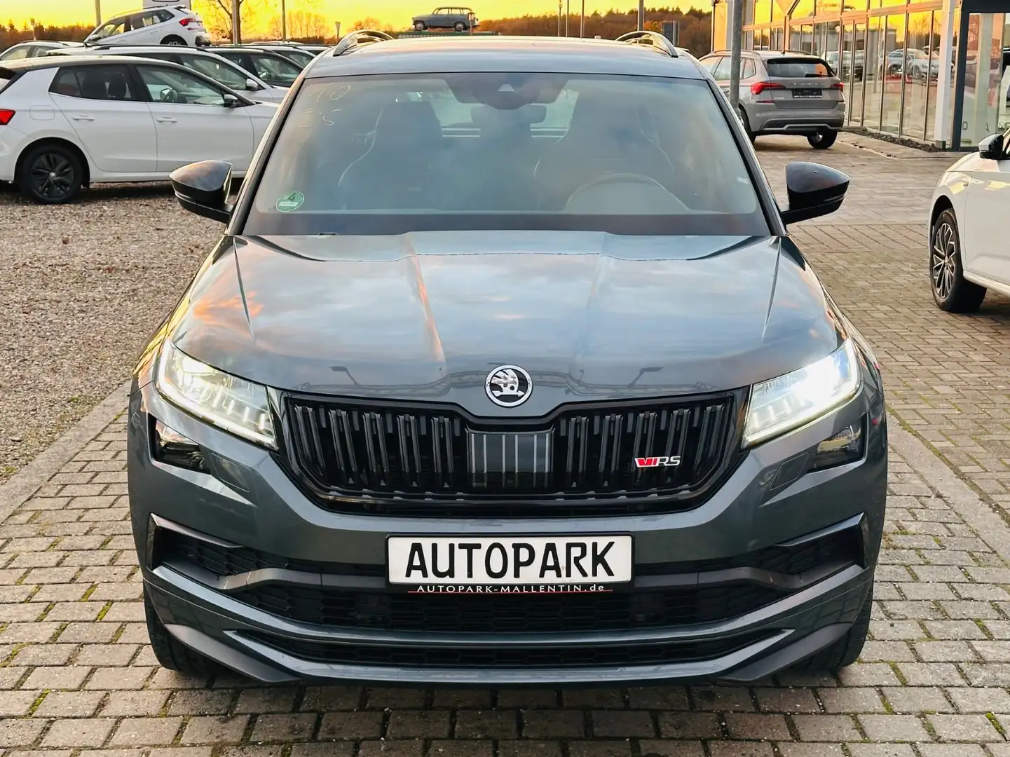 Skoda Kodiaq RS 4x4 *AHK*LED*KAMERA*ALCANTARA* Grau - 2