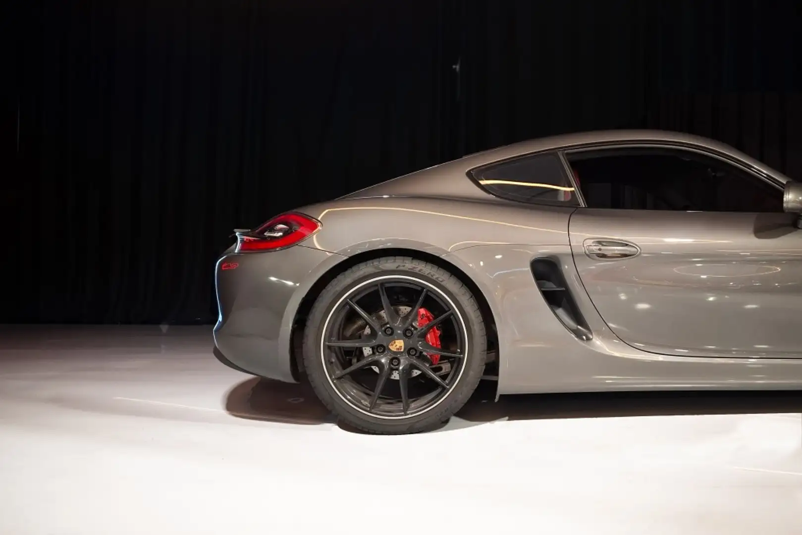 Porsche Cayman GTS Gris - 1