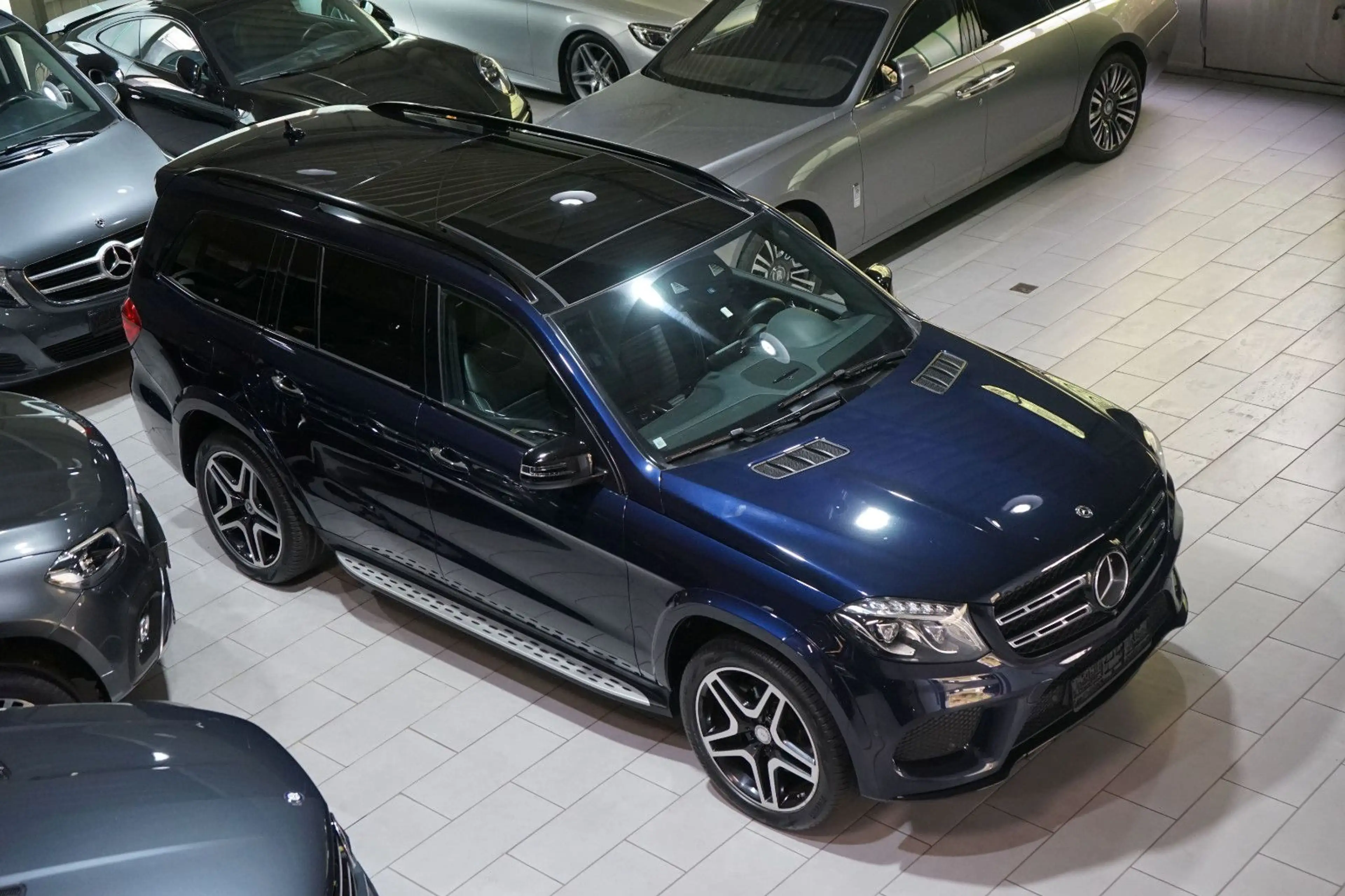 Mercedes-Benz GLS 350 GLS350d 4Matic*AMG*PANO*REAR-DVD*H&K*DISTRONIC — photo 3