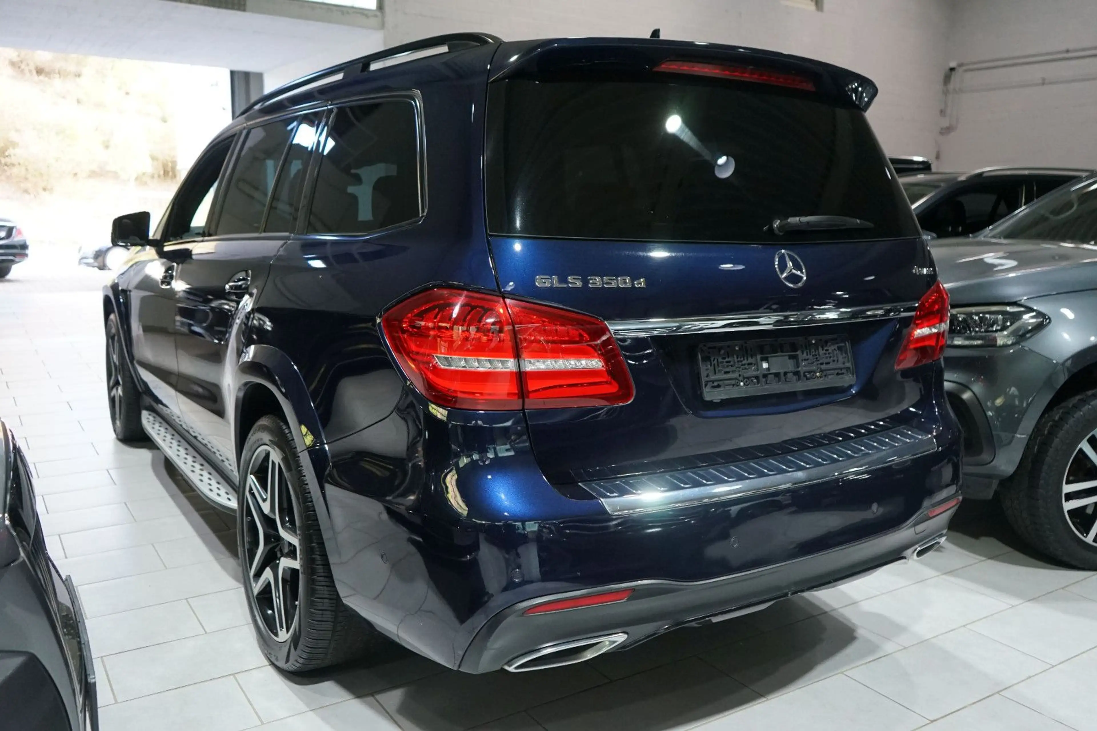 Mercedes-Benz GLS 350 GLS350d 4Matic*AMG*PANO*REAR-DVD*H&K*DISTRONIC — photo 9