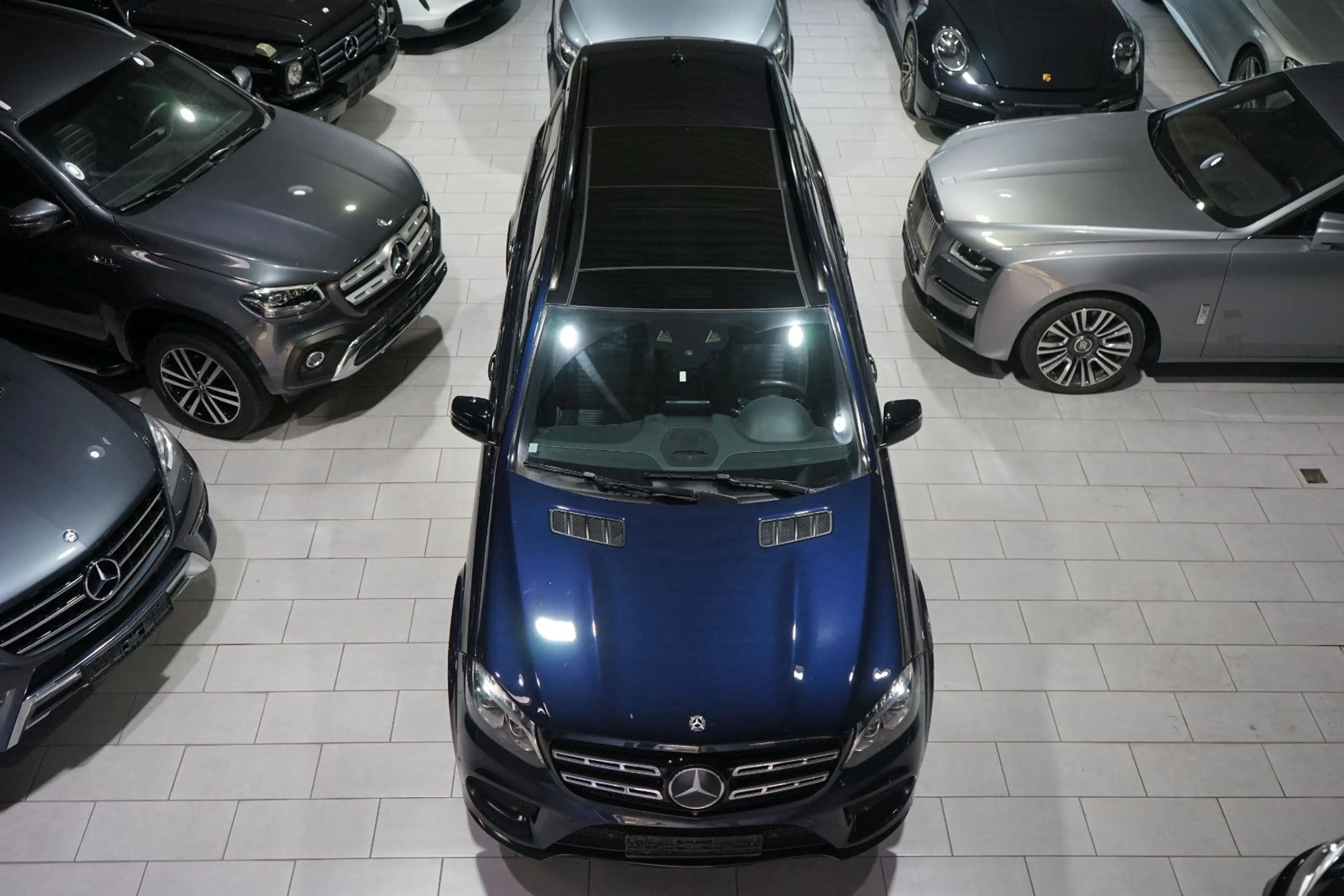 Mercedes-Benz GLS 350 GLS350d 4Matic*AMG*PANO*REAR-DVD*H&K*DISTRONIC — photo 2