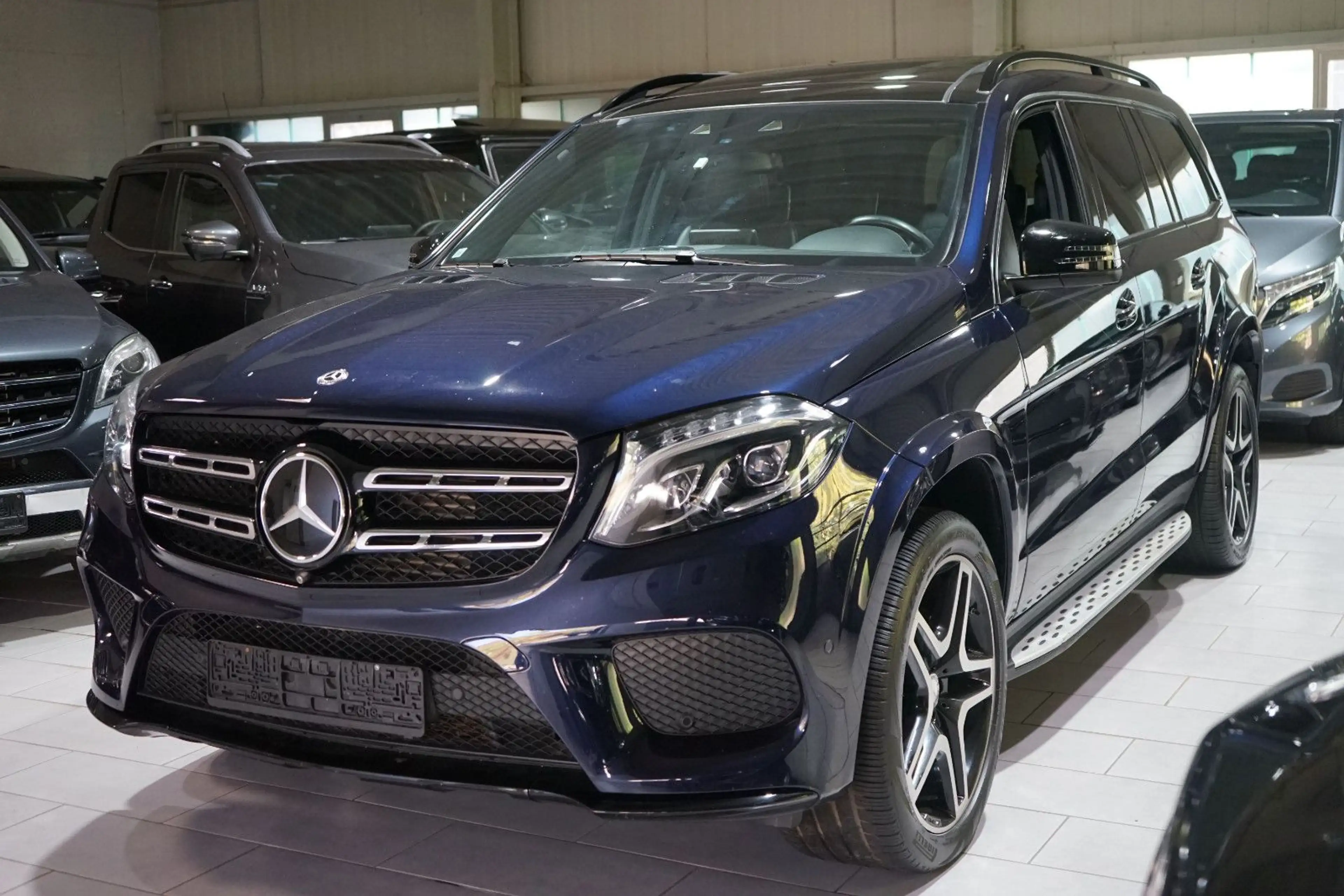 Mercedes-Benz GLS 350 GLS350d 4Matic*AMG*PANO*REAR-DVD*H&K*DISTRONIC — photo 4