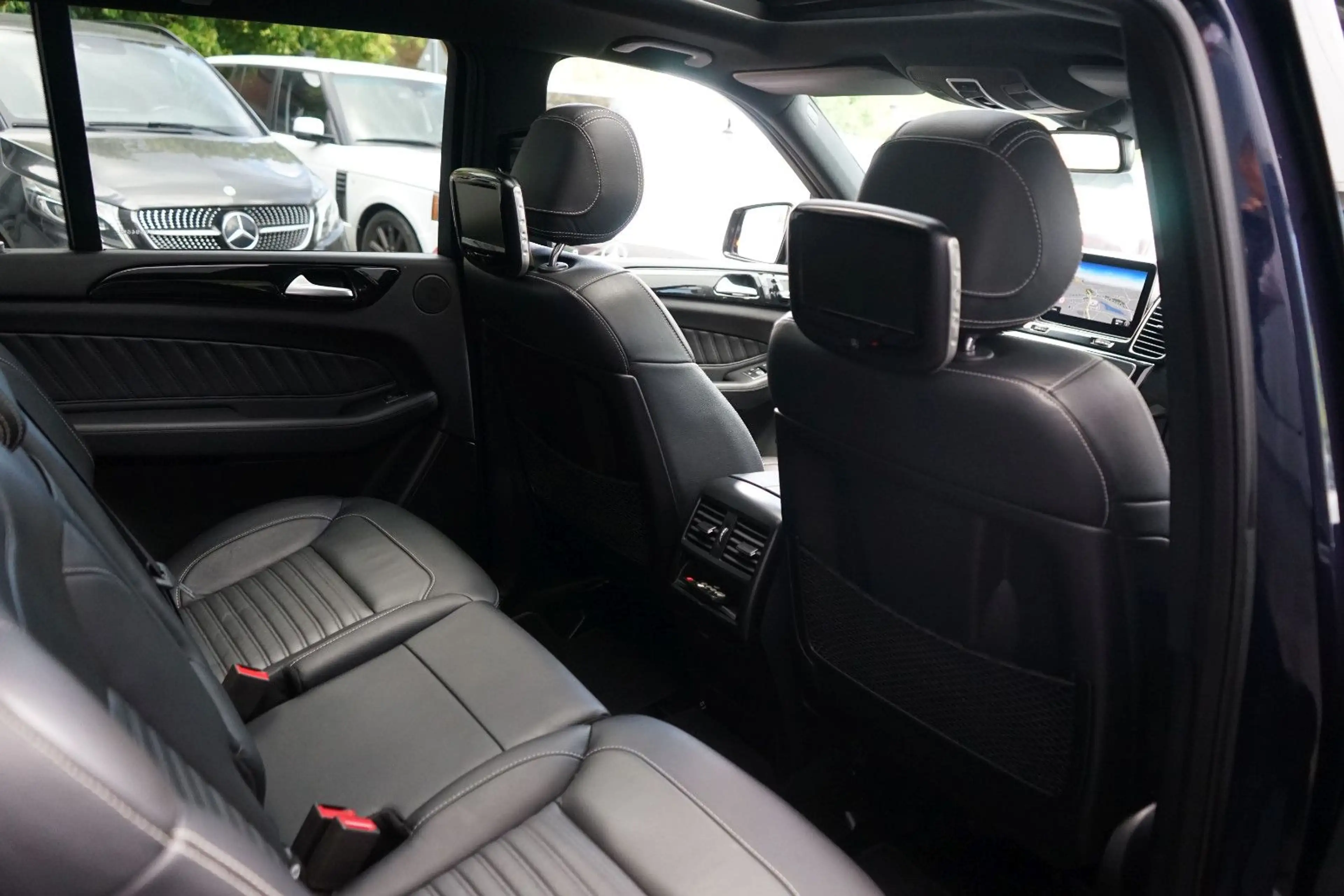 Mercedes-Benz GLS 350 GLS350d 4Matic*AMG*PANO*REAR-DVD*H&K*DISTRONIC — photo 14