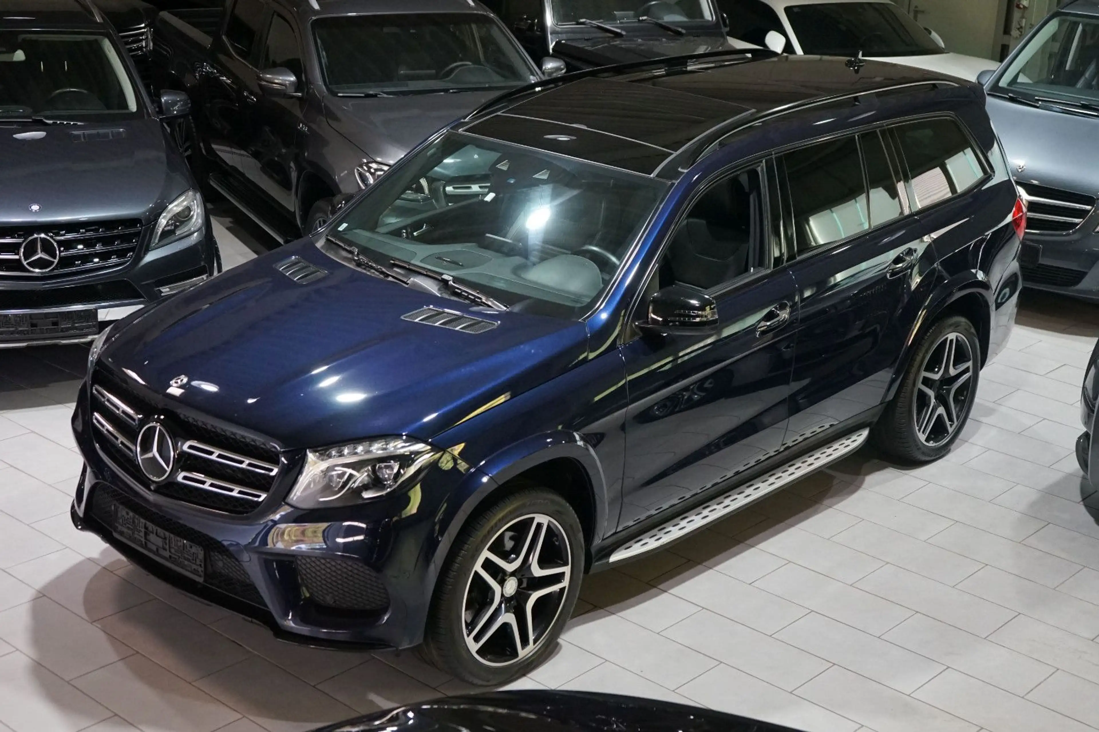 Mercedes-Benz GLS 350 GLS350d 4Matic*AMG*PANO*REAR-DVD*H&K*DISTRONIC