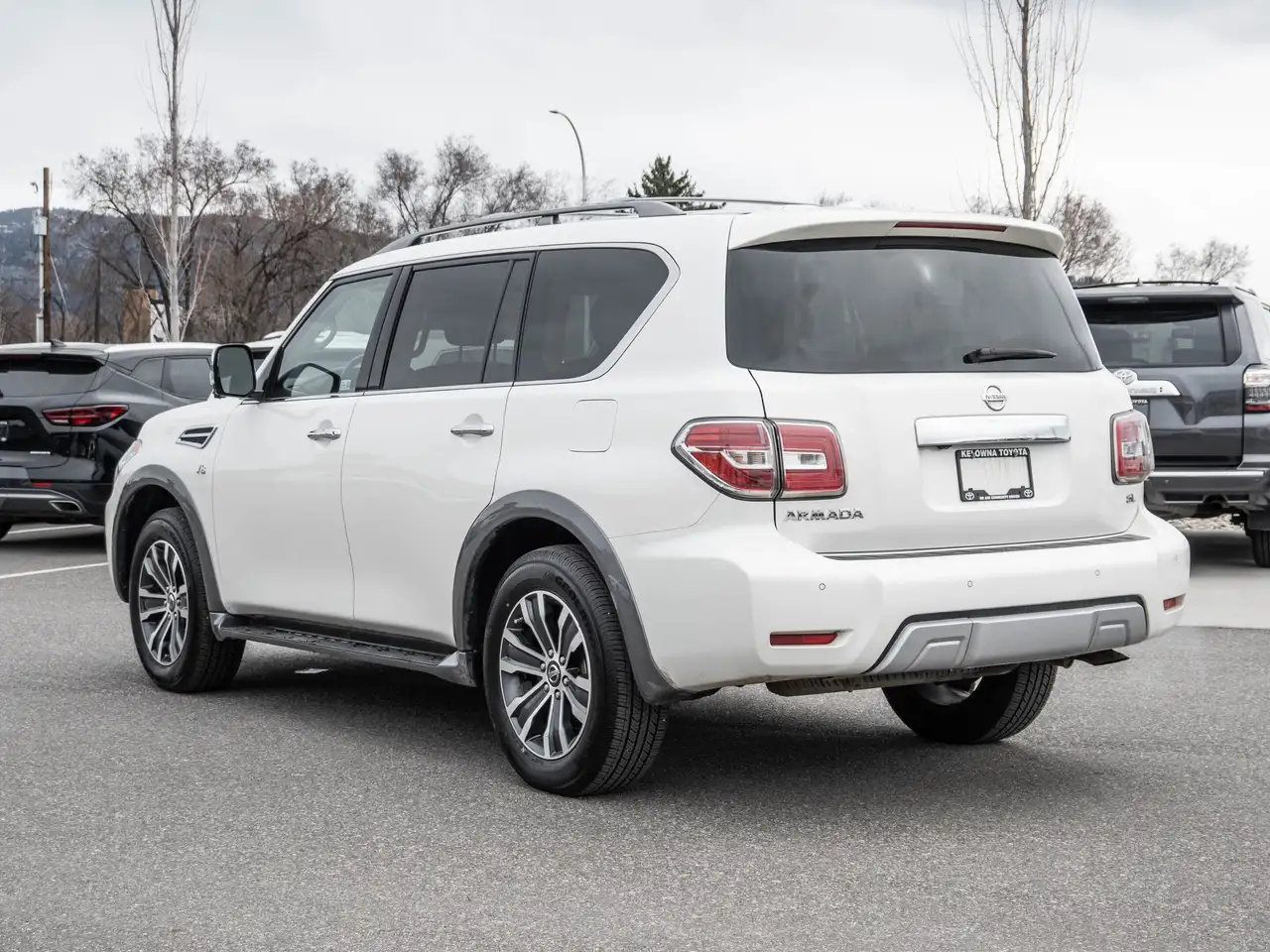 Nissan Armada снимка Nissan Armada