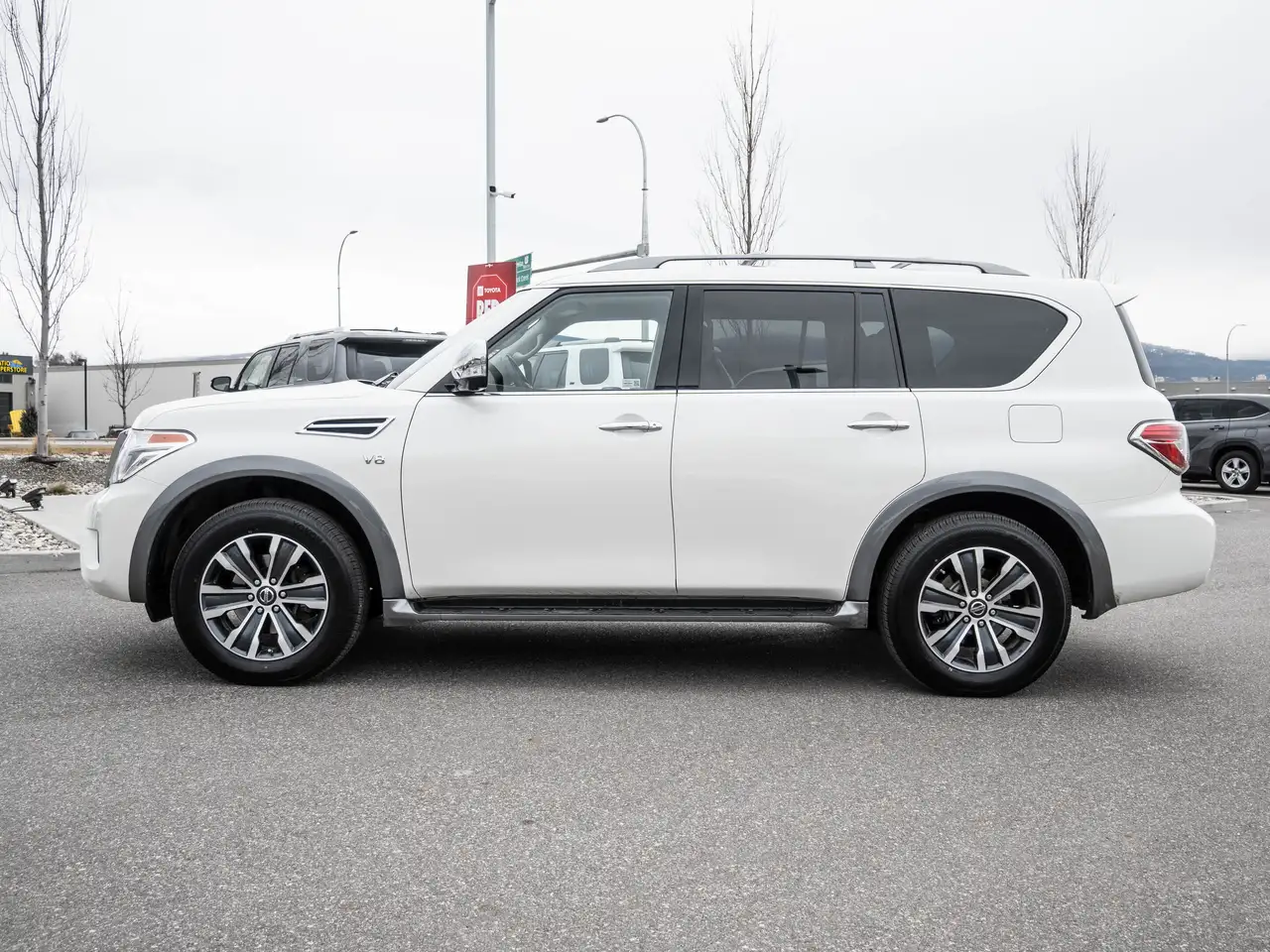 Nissan Armada снимка Nissan Armada