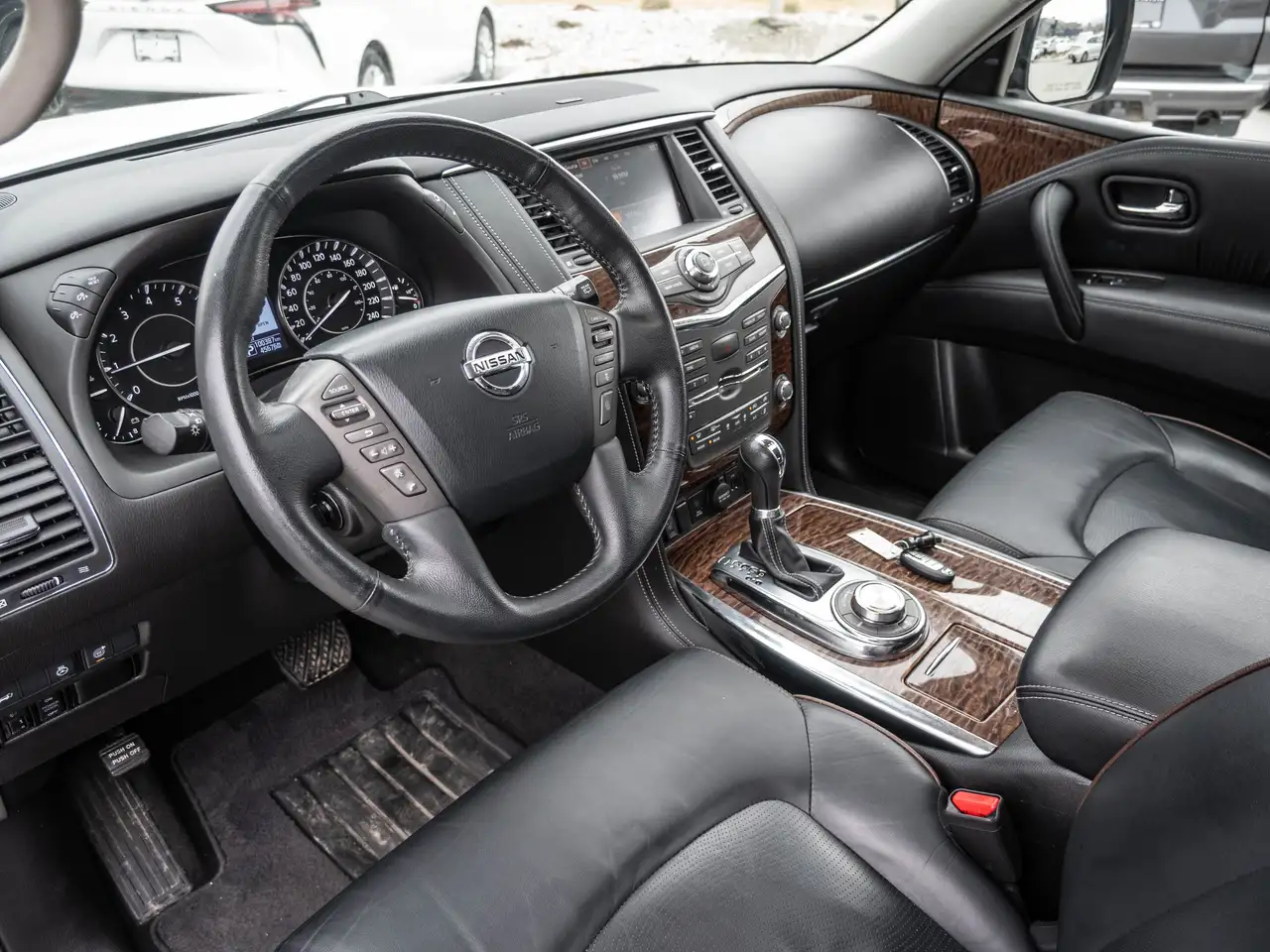 Nissan Armada снимка Nissan Armada