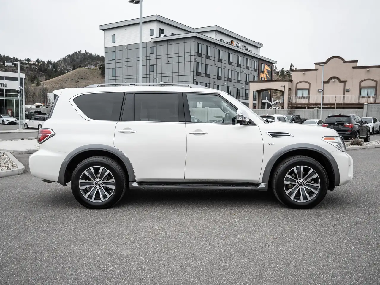 Nissan Armada снимка Nissan Armada