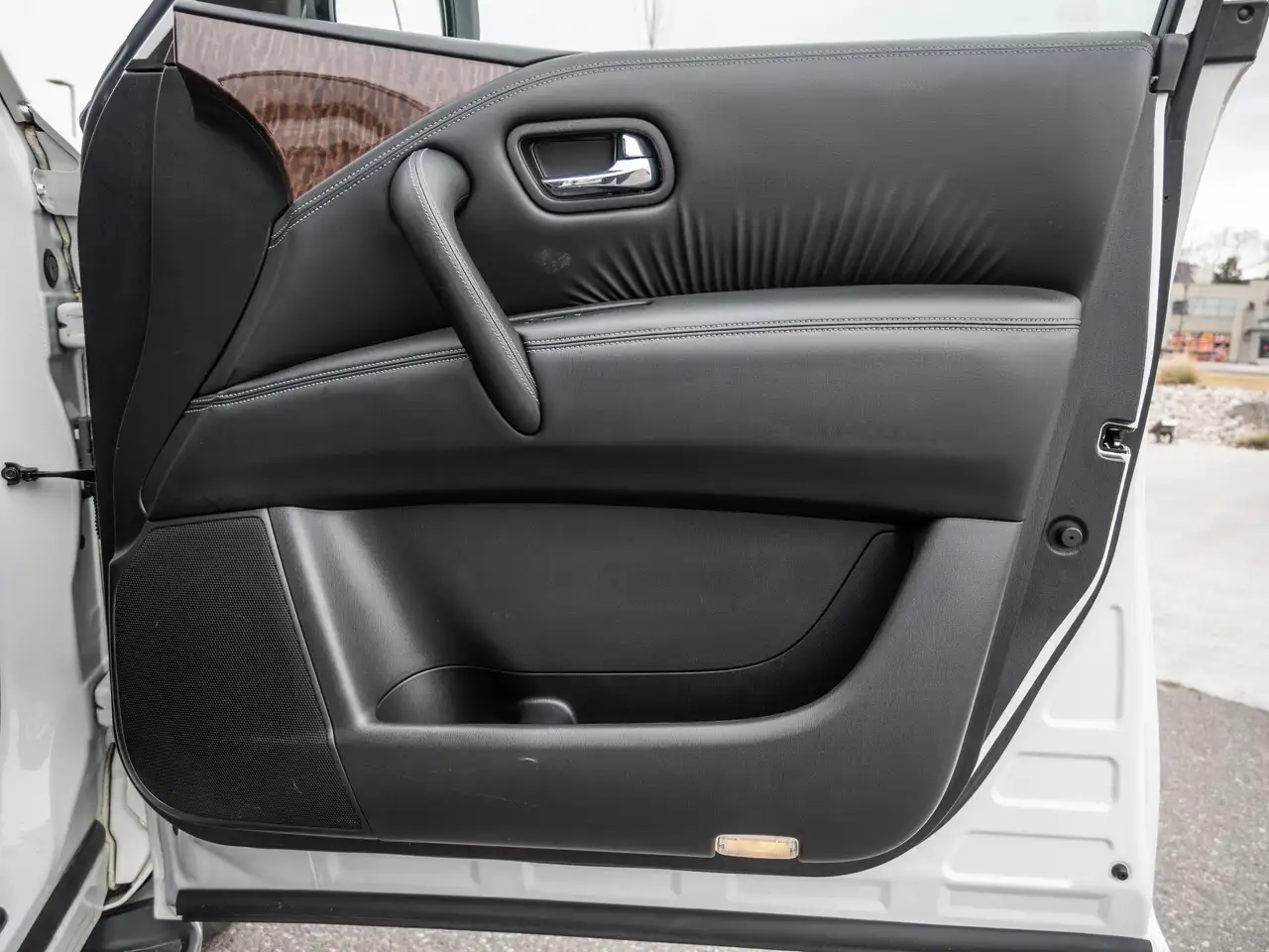 Nissan Armada снимка Nissan Armada
