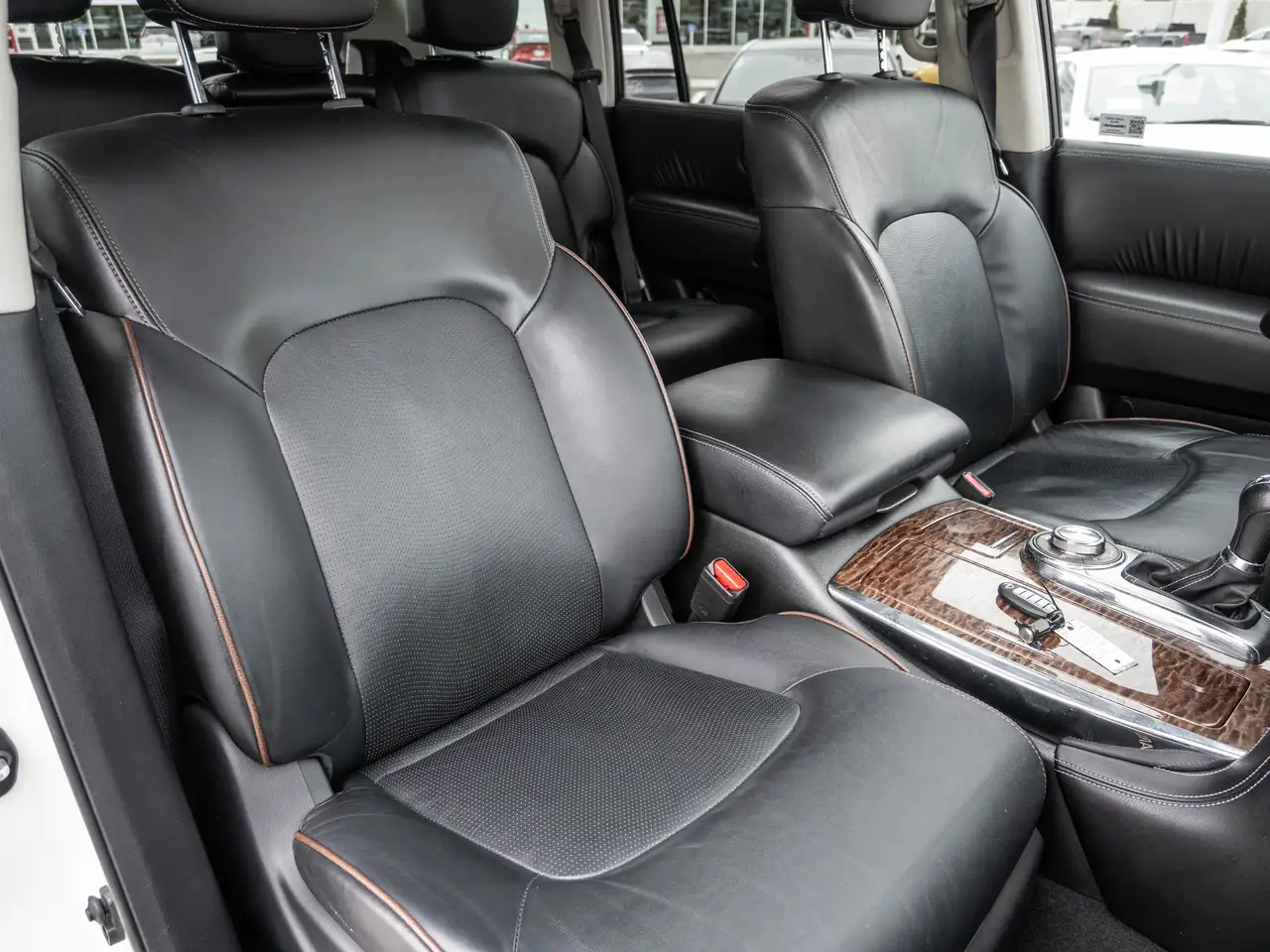 Nissan Armada снимка Nissan Armada