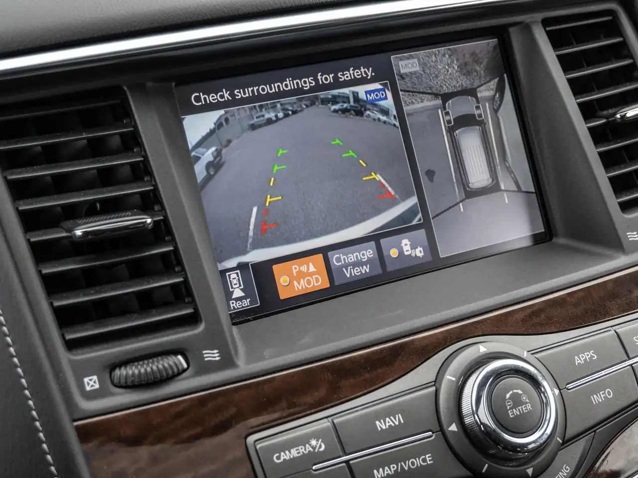 Nissan Armada снимка Nissan Armada