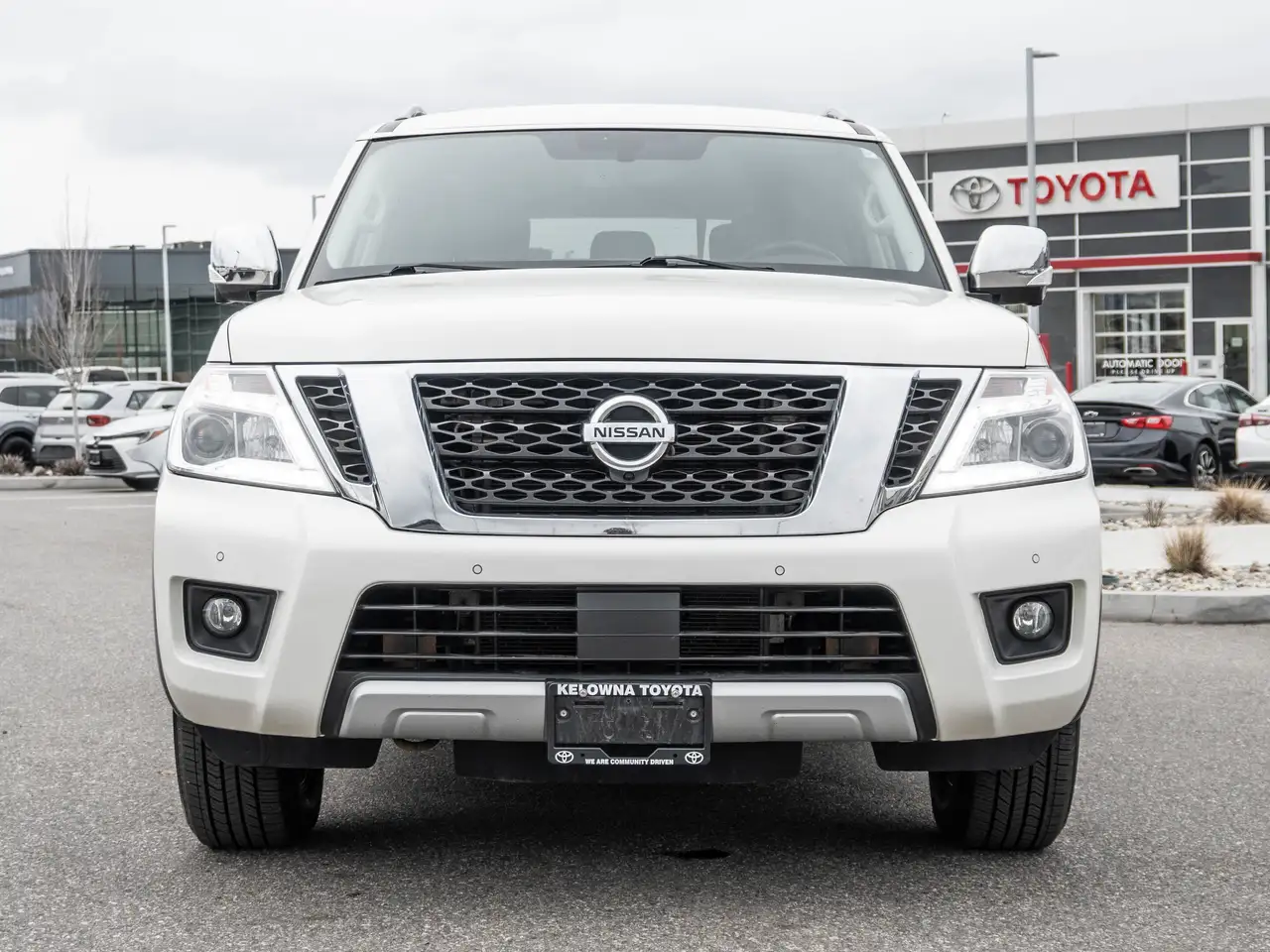 Nissan Armada снимка Nissan Armada