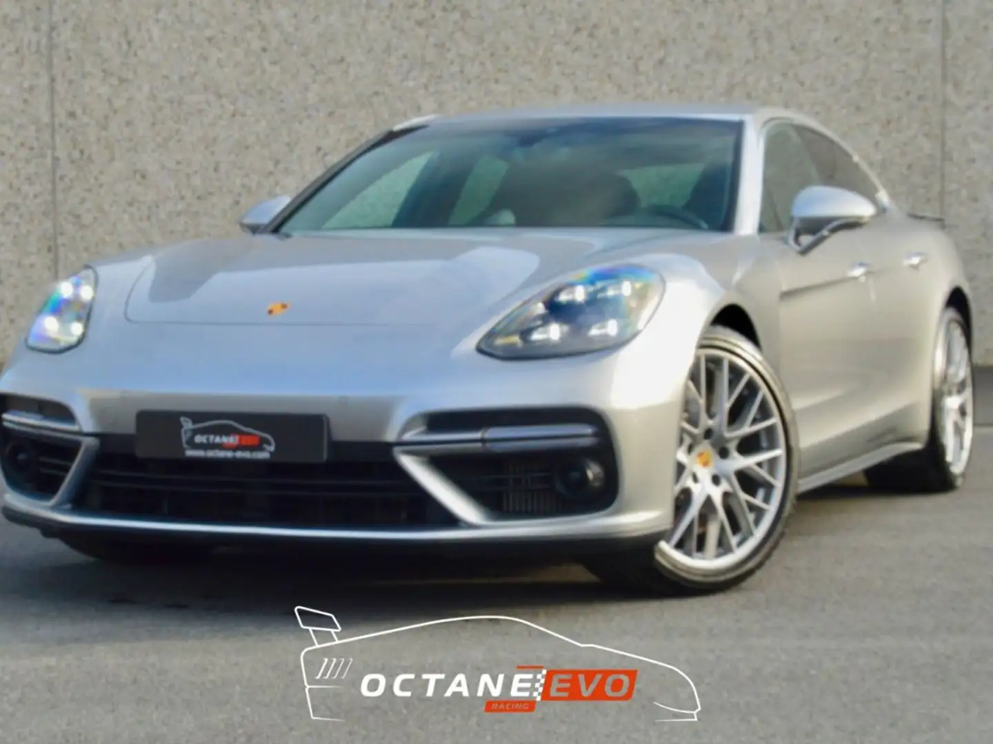 Porsche Panamera turbo Gold - 1