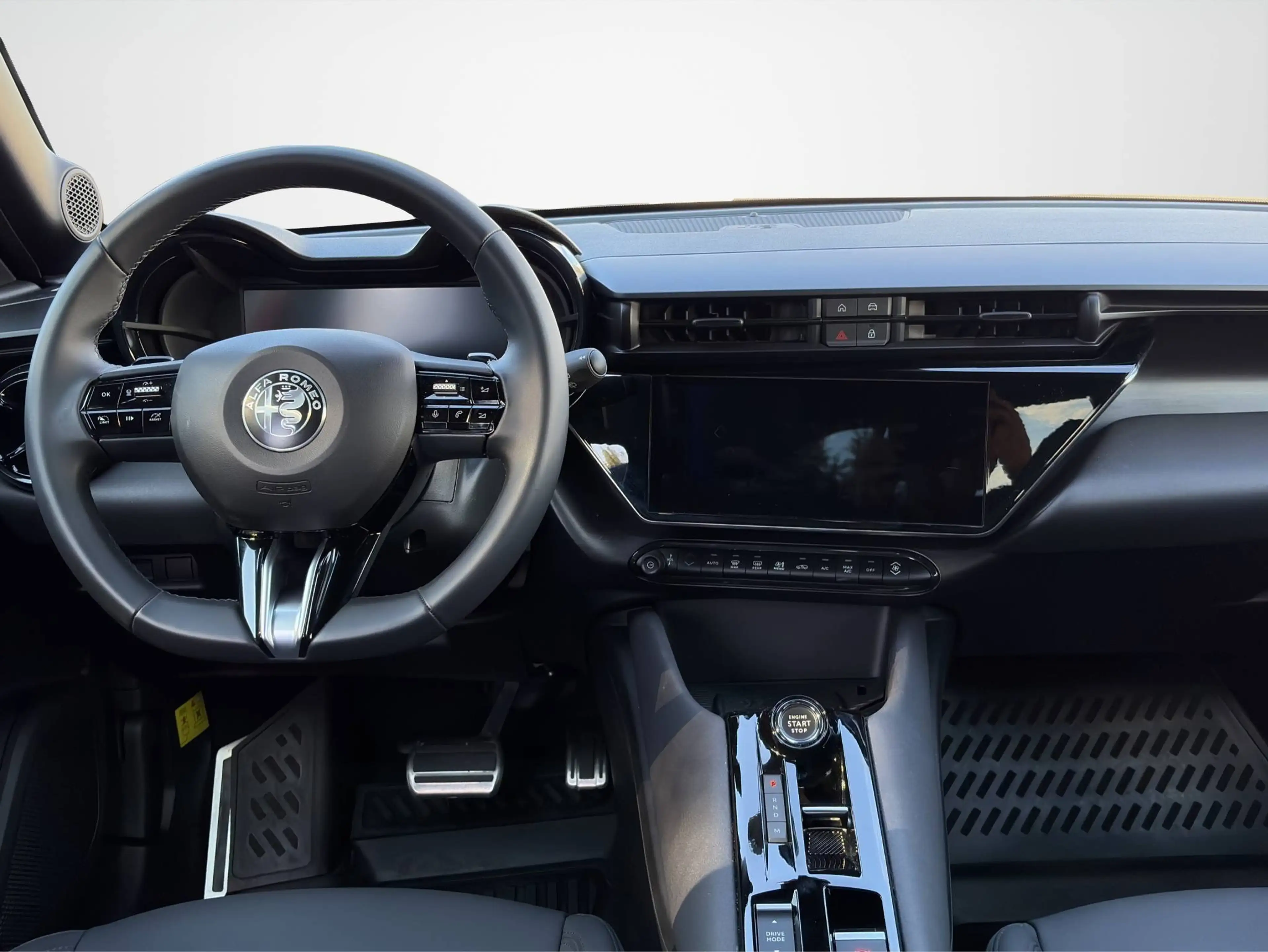 Alfa Romeo Junior Junior 1.2 VGT Ibrida Speciale — photo 5