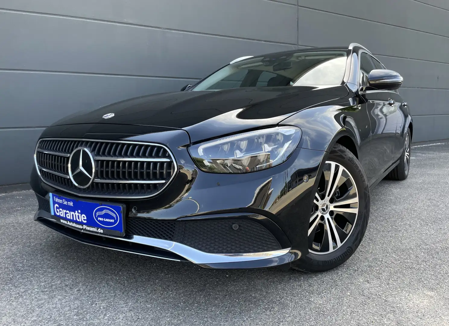 Mercedes-Benz E 220 E 220 d T-Modell Mild-Hybrid AVANTGARDE NAVI 1Hand Schwarz - 2