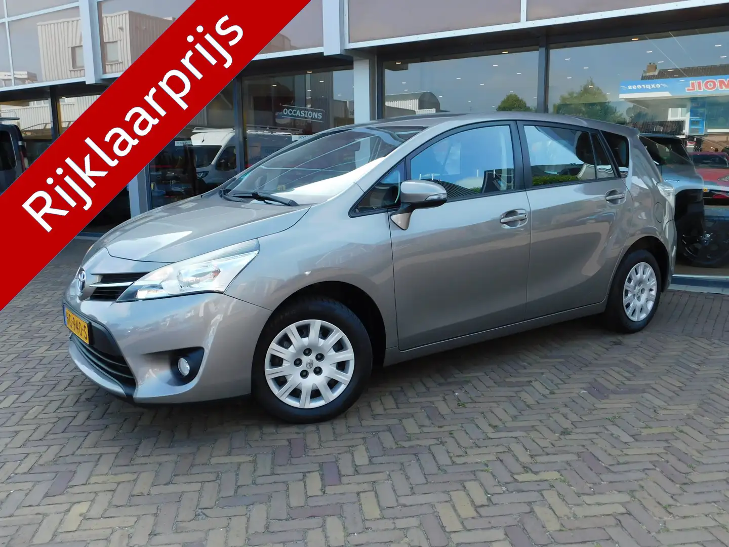 Toyota Verso 1.6 VVT-i Comfort Bruin - 1