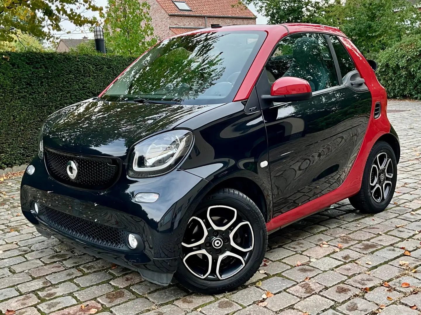 smart forTwo Cabrio 1.0i Prime DCT  ### 56000 km ### Zwart - 1
