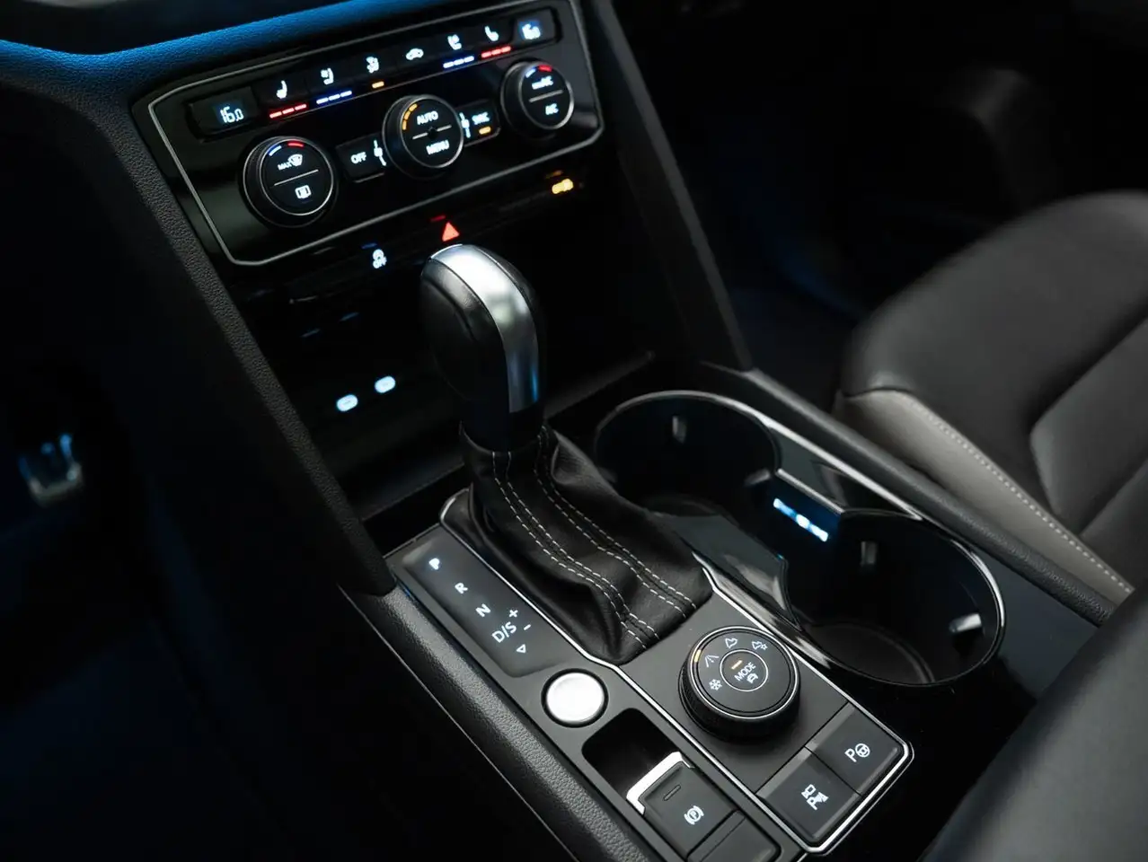 Volkswagen Atlas снимка Volkswagen Atlas