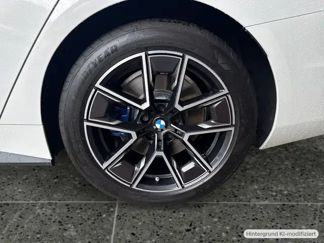 BMW 4 Series view 10