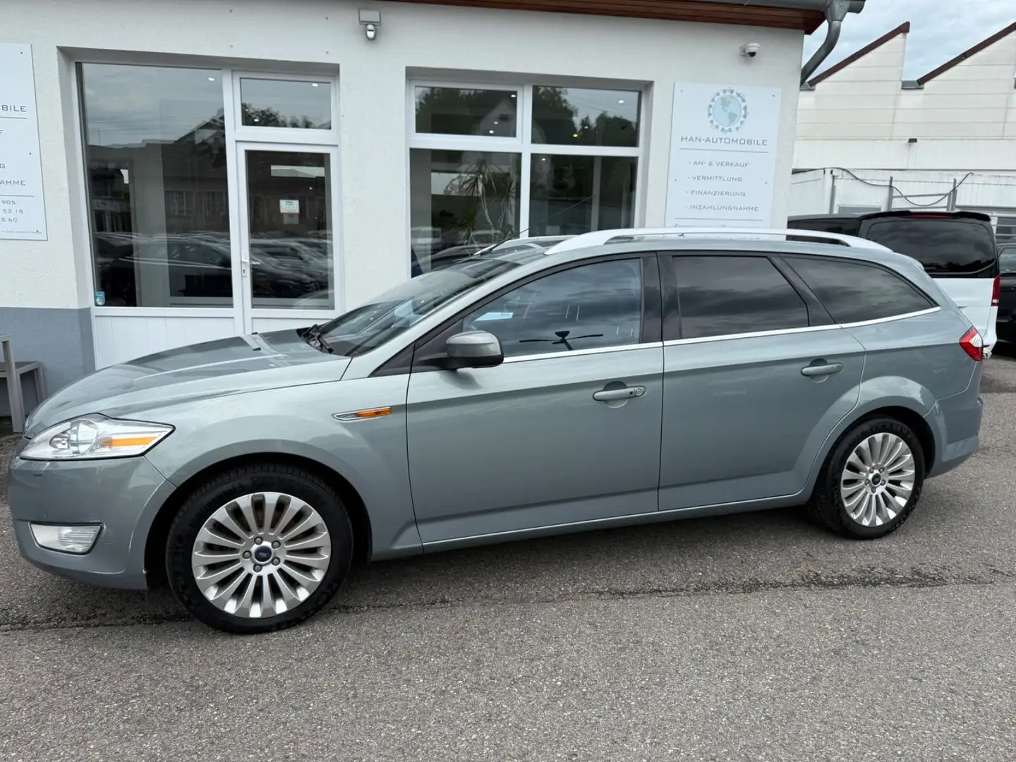 Ford Mondeo Turnier Ghia Grau - 1