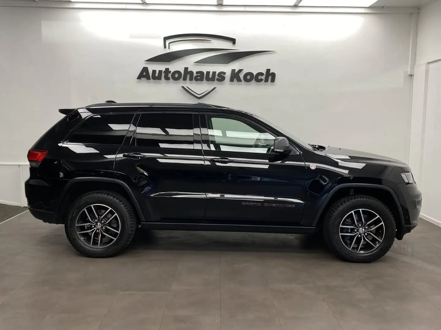 Jeep Grand Cherokee GRAND CHEROKEE 3.0 CRD - TRAILHAWK SONDERMODELL! Schwarz - 2