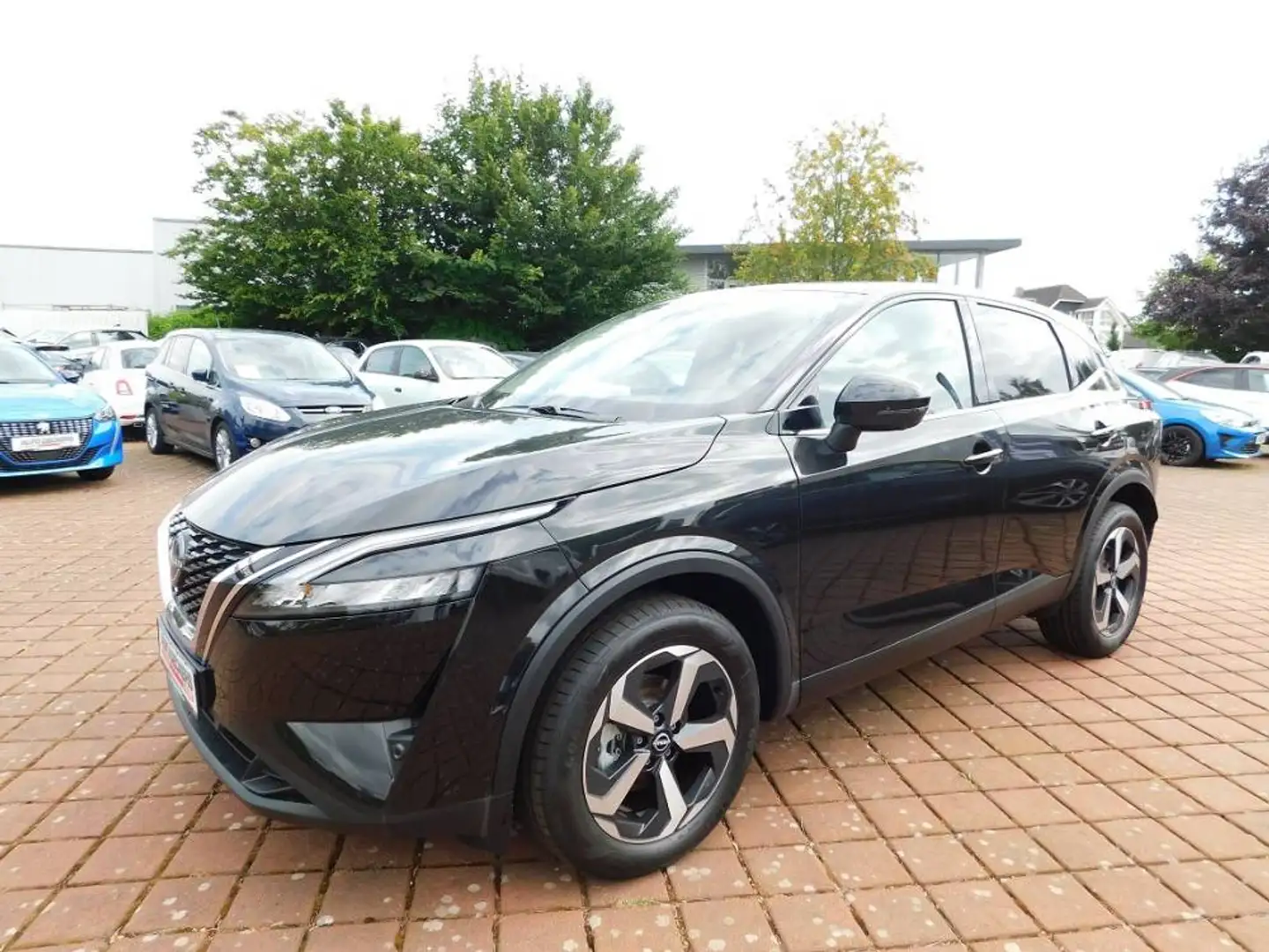Nissan Qashqai 1,3 DIG-T MHEV 2WD N-Connecta Navi 360° Noir - 1