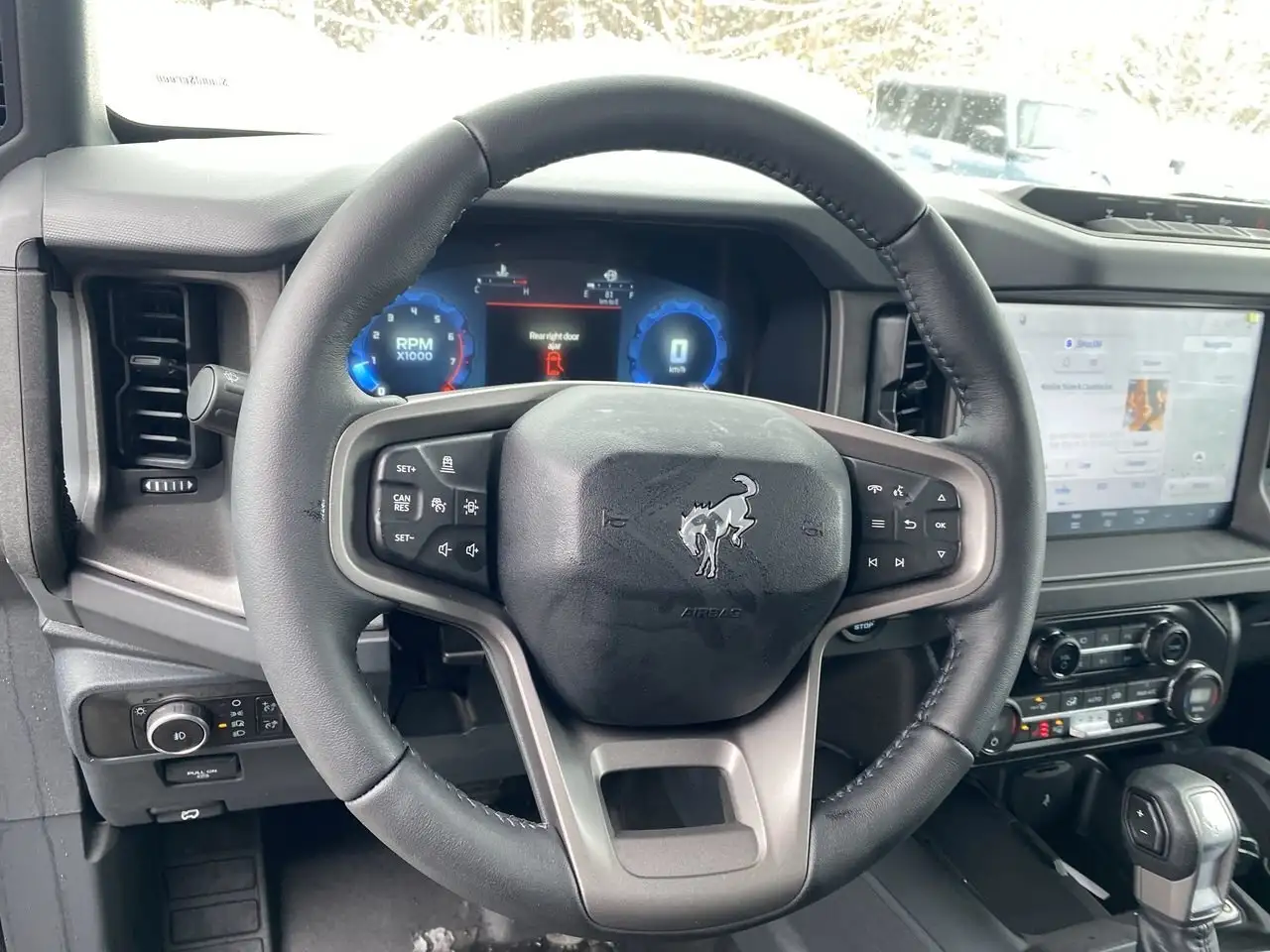 Ford Bronco снимка Ford Bronco