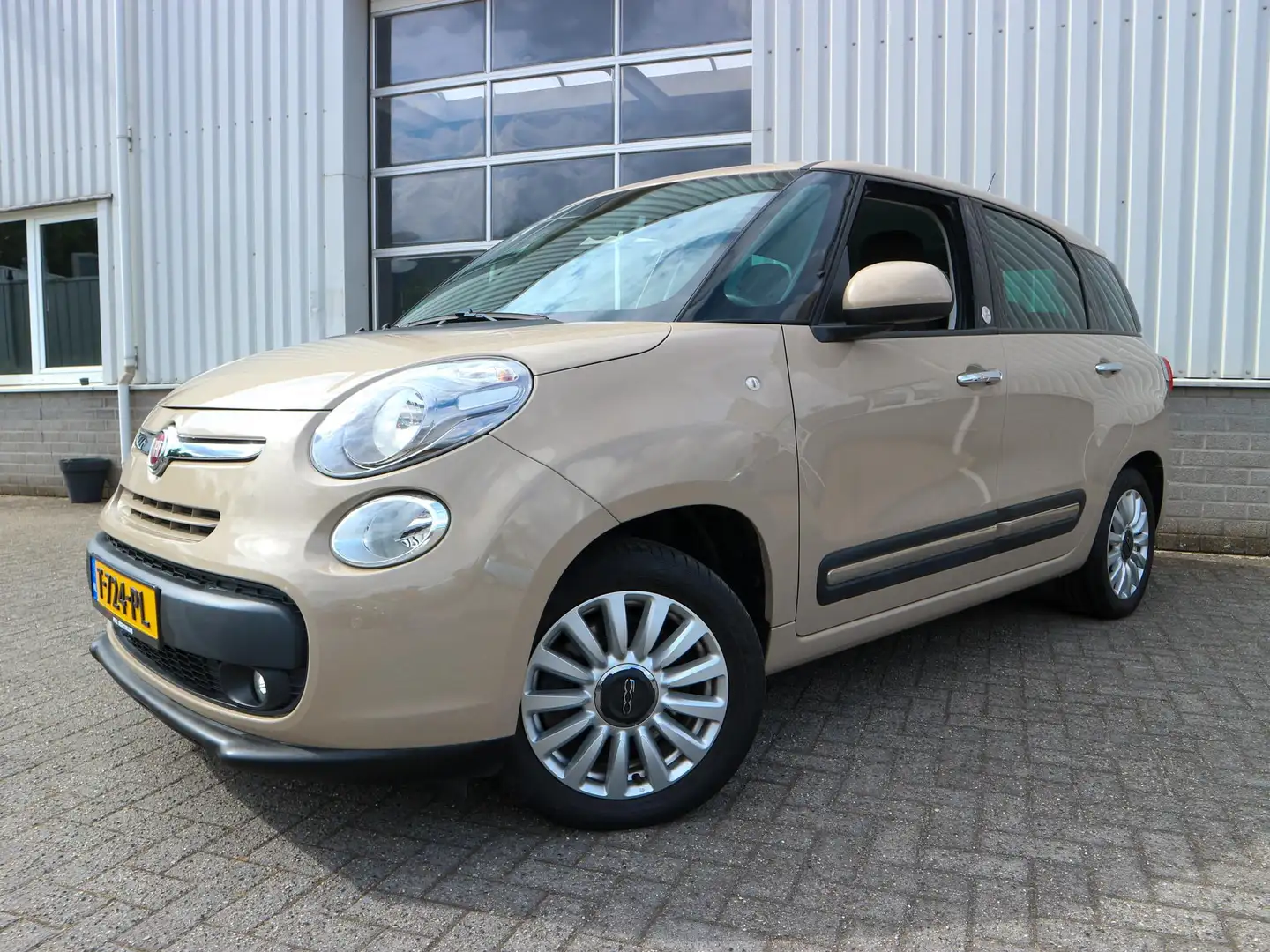 Fiat 500L Living 1.4 T-Jet Lounge 7p. Beige - 2