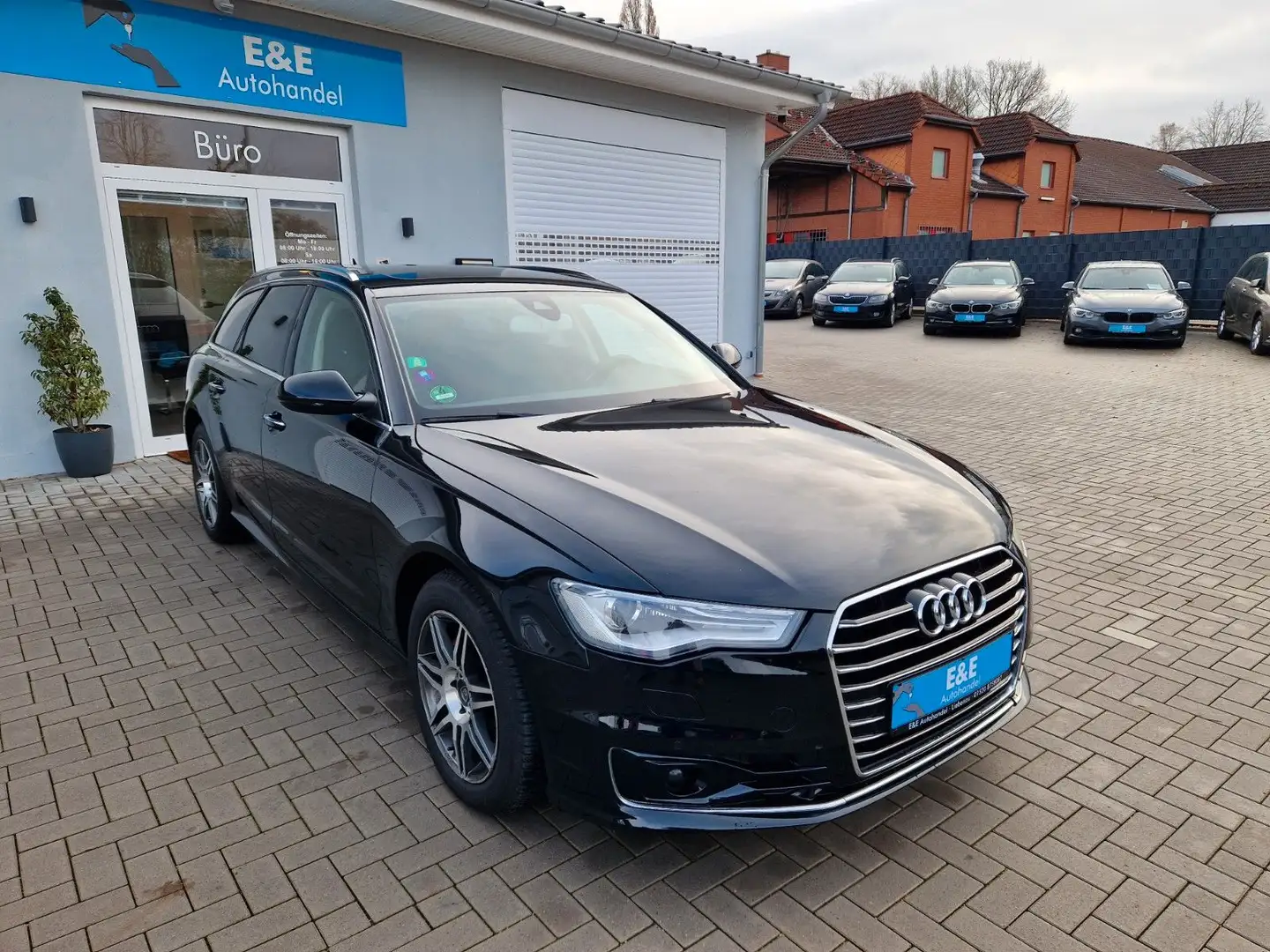 Audi A6 2.0 TDI ultra+Automatik+AHK+Navi+Kamera Schwarz - 1