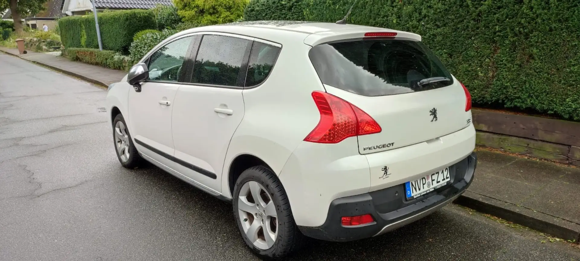 Peugeot 3008 155 THP Allure Weiß - 2
