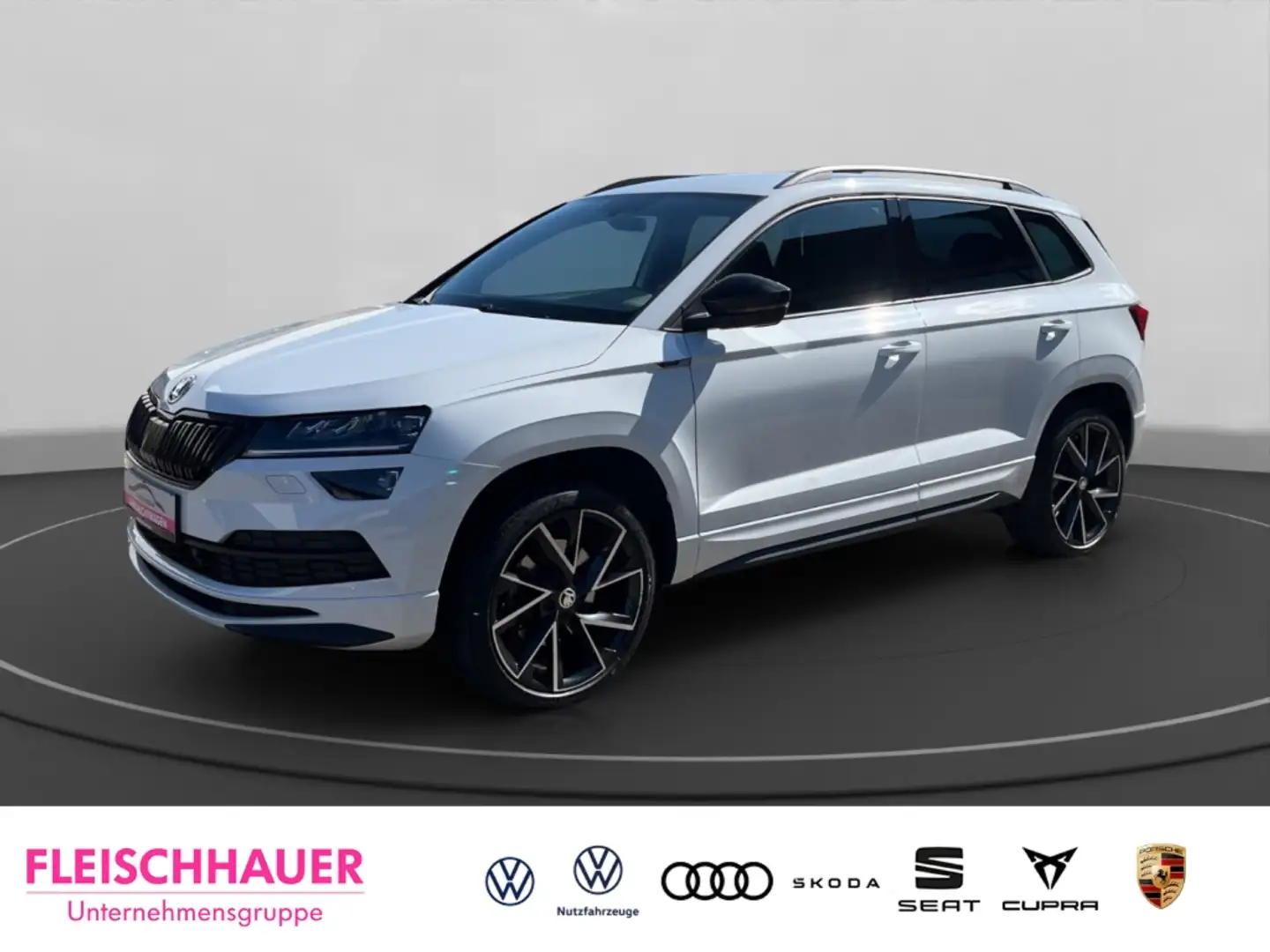 Skoda Karoq Sportline 1.5 TSI LED AHK Einparkhilfe Sportsitze Weiß - 1