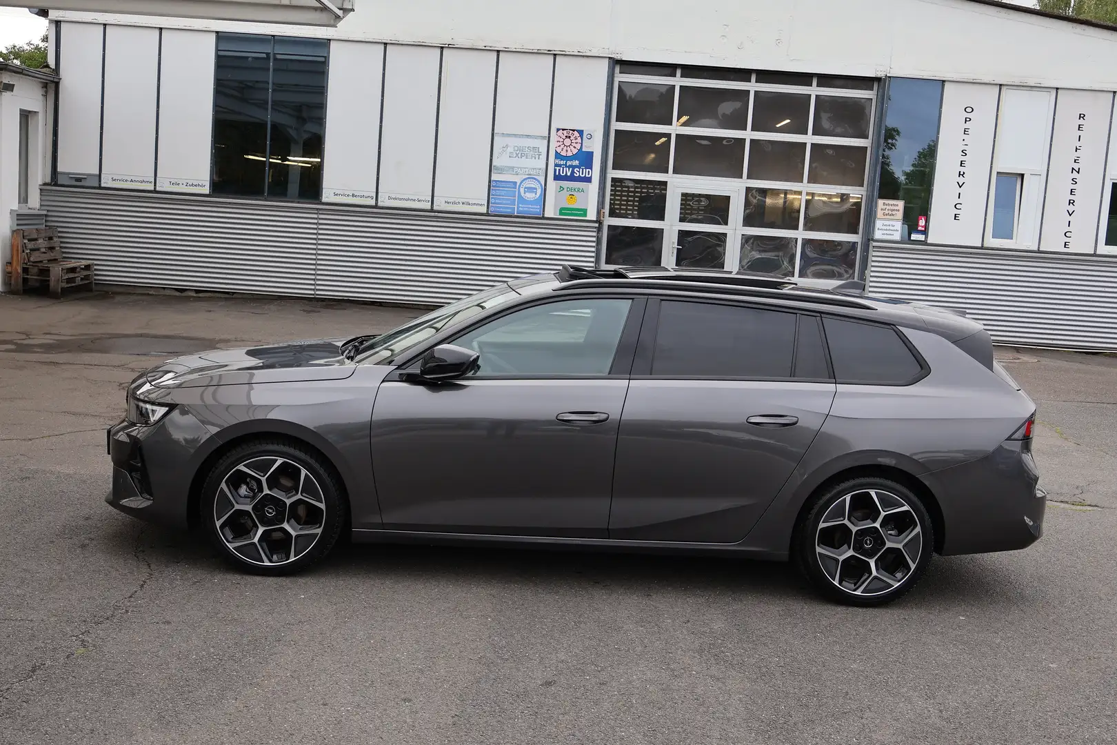 Opel Astra ST 1.2 Turbo AT8 Ultimate+ACC+ Gris - 2