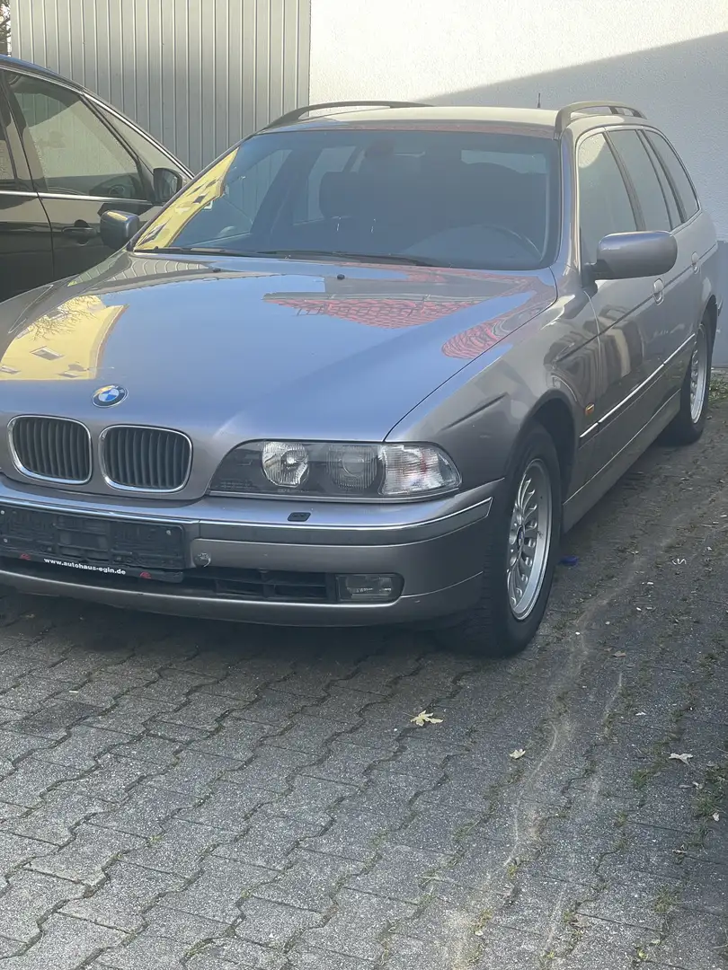 BMW 523 523i touring - 1