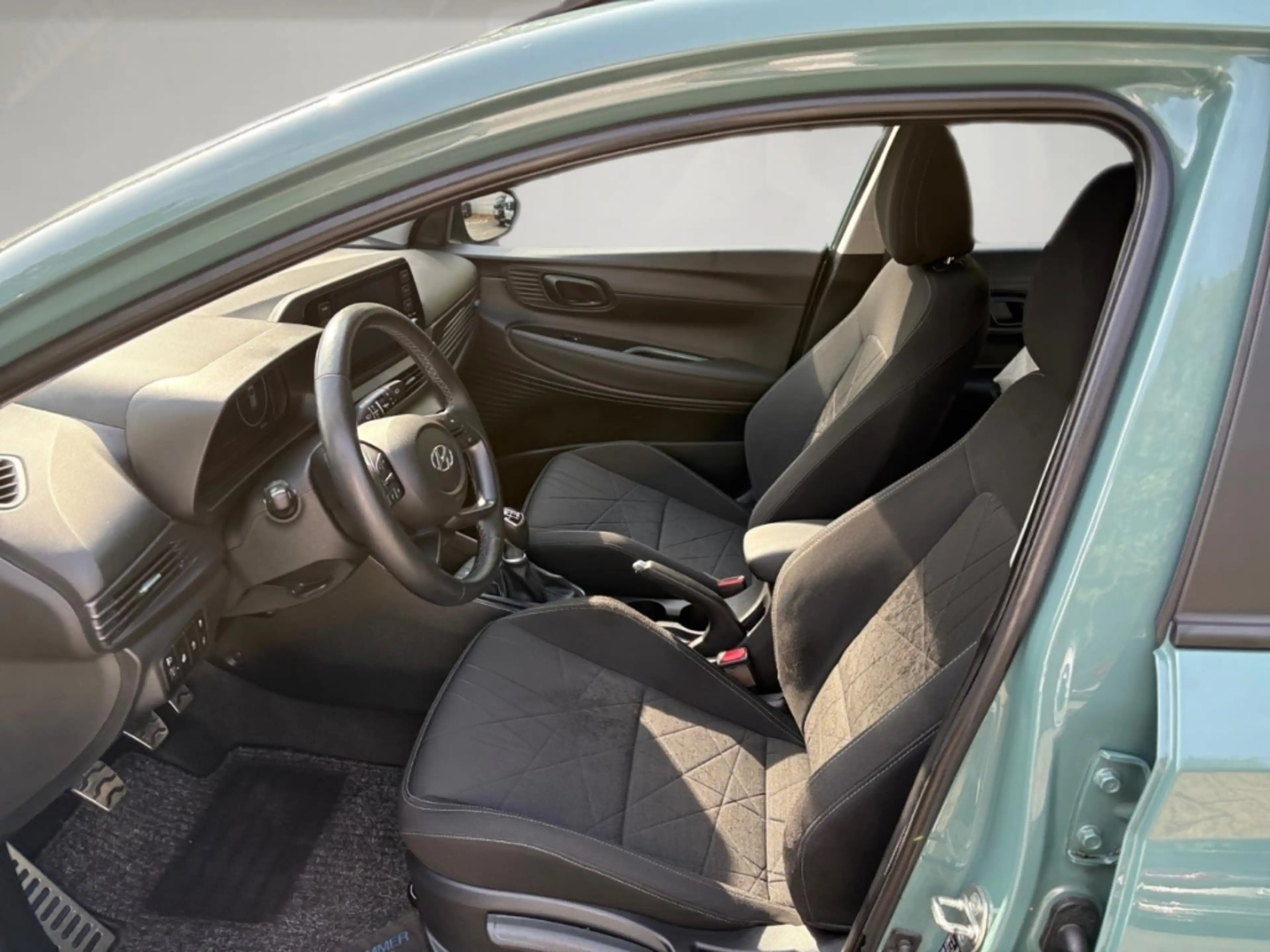 Hyundai BAYON 1.0 TGDI Intro Edition ''wenig KM+Klimaautomatik+S — photo 8
