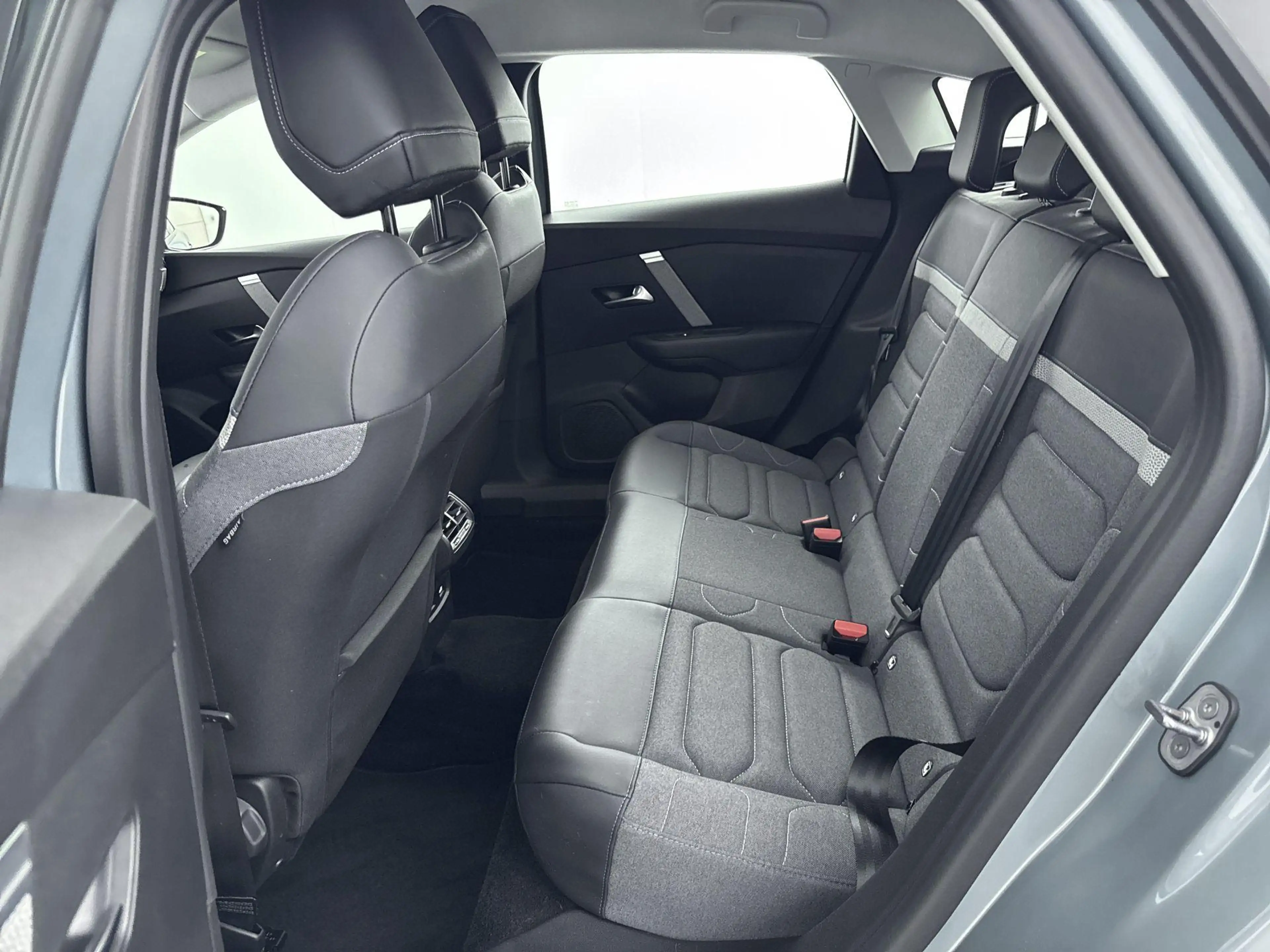 Citroen E-C4 Electric You 50 kWh | Climate control | Camera | Apple CarP — photo 14