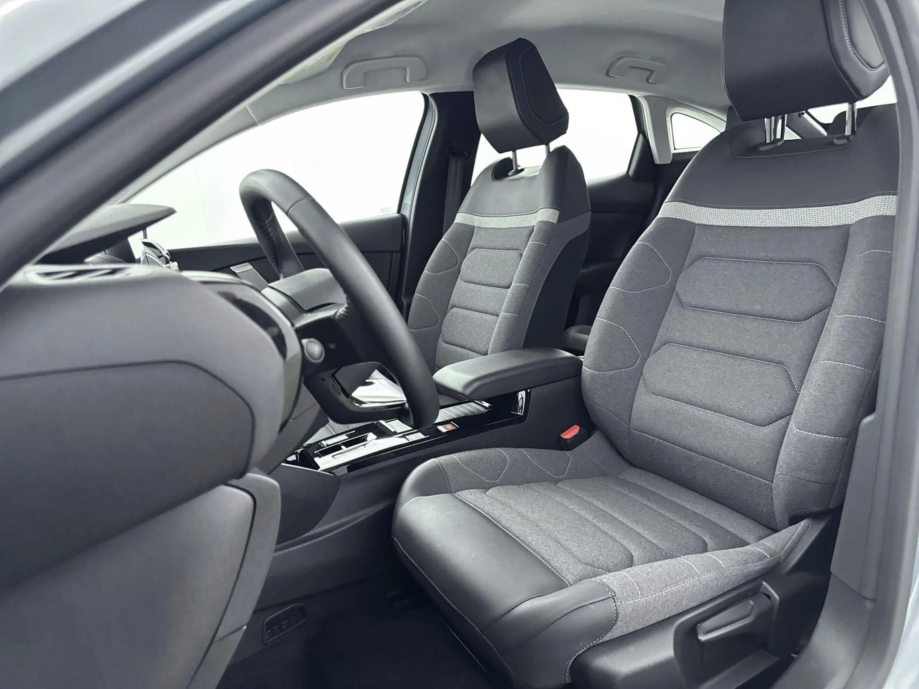 Citroen E-C4 Electric You 50 kWh | Climate control | Camera | Apple CarP — photo 10