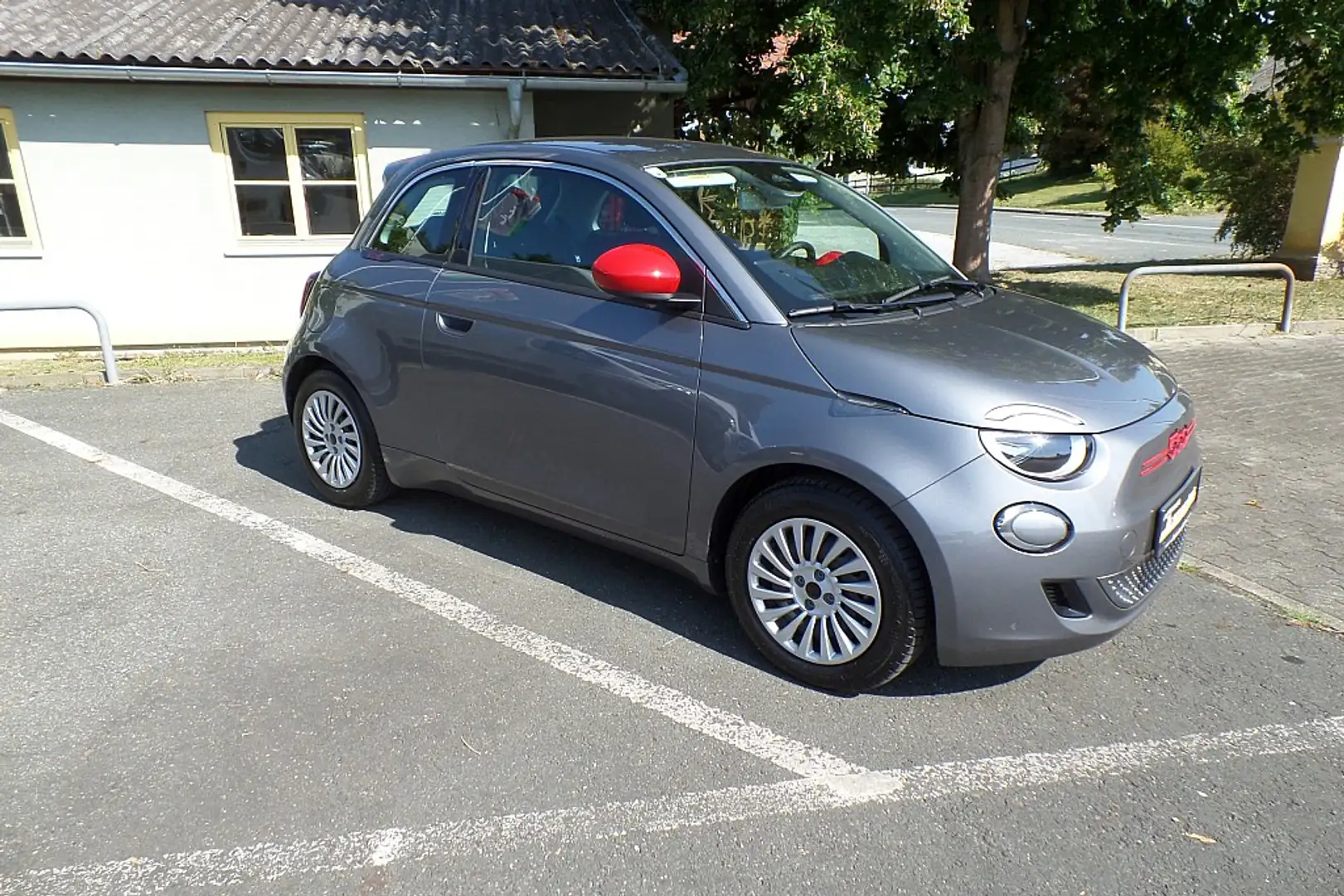 Fiat 500e 500 Elektro Red Edition 42 kWh Grau - 2