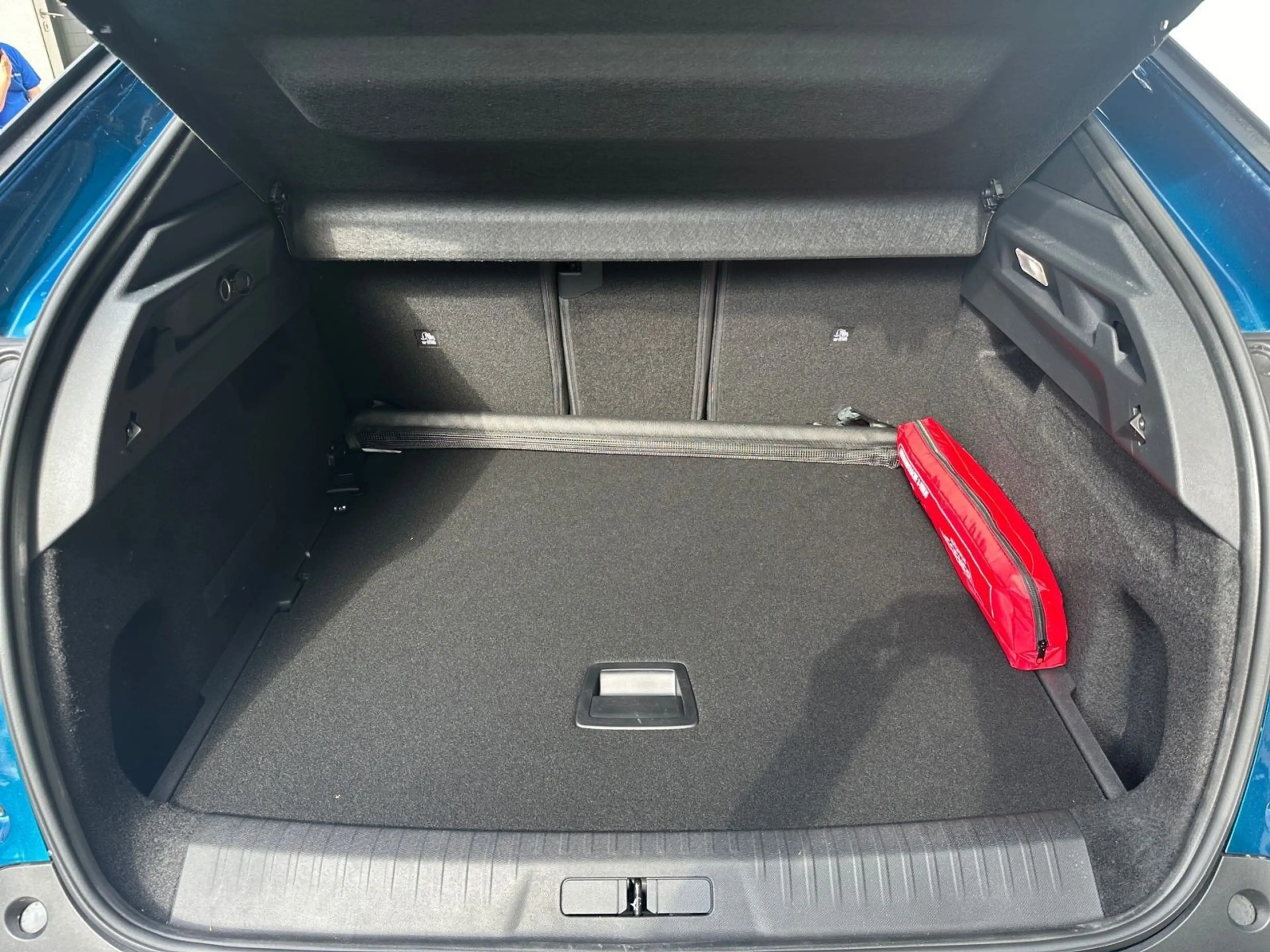 Peugeot 3008 Allure Business ACC*Allw*SHZ*LED*360° — photo 12