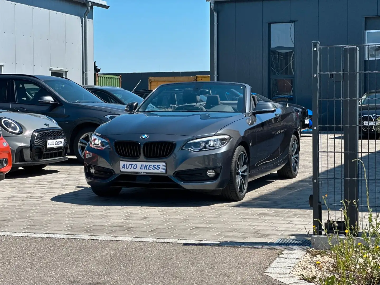 BMW 220 i Cabrio Sport Line H/K*KAM*LED* Gris - 1