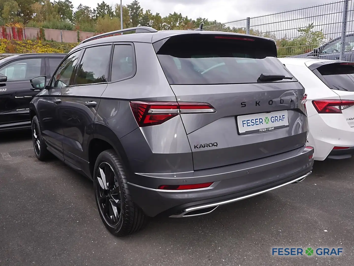 Skoda Karoq Sportline 1,5 TSI 110 kW DSG, AHK,SHZ,NAVI Grau - 2