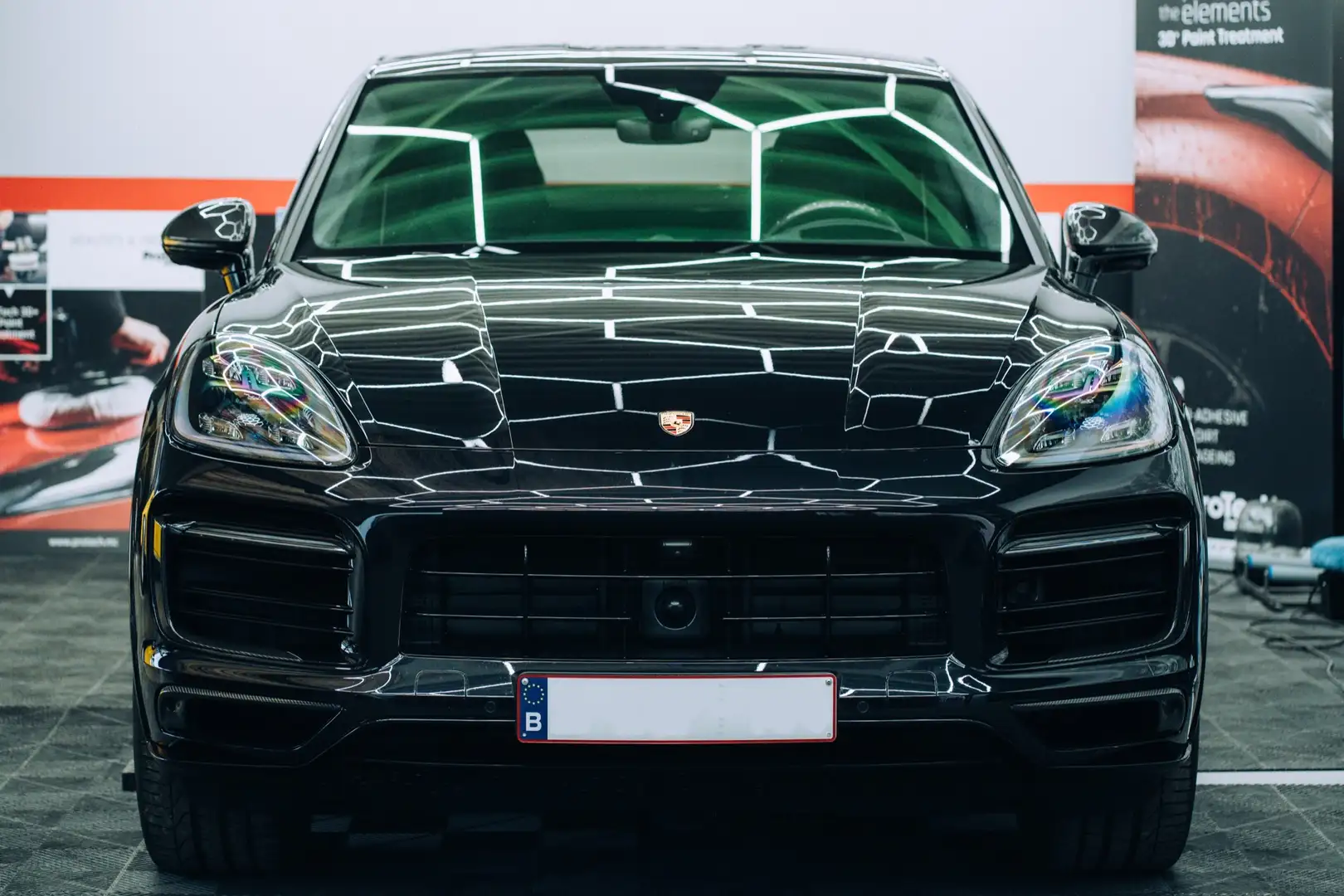 Porsche Cayenne E-Hybrid Coupé LEICHTBAU CARBON Zwart - 2